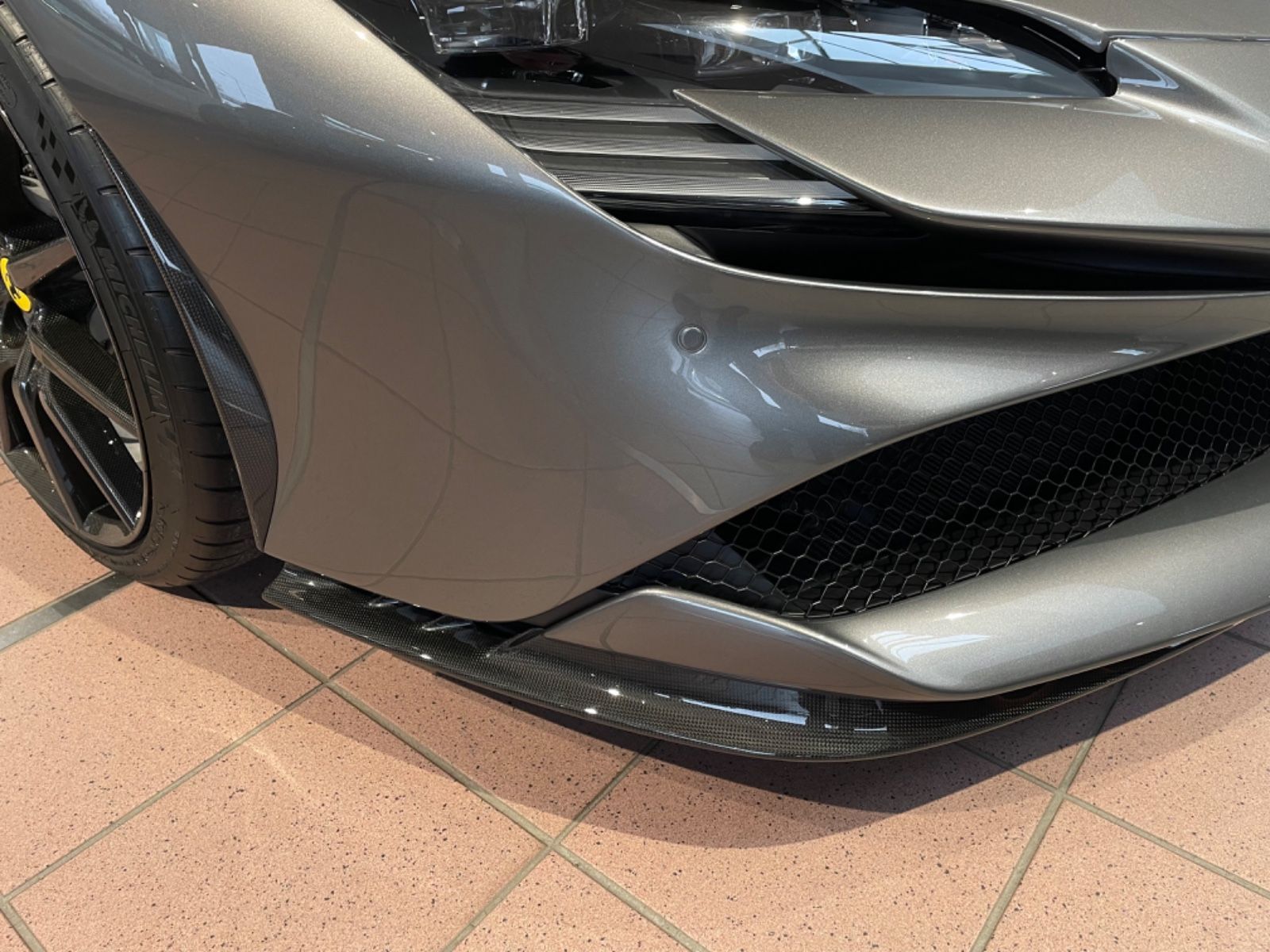 Ferrari SF90 SF90 Spider / Assetto Fiorano / 10x Carbon