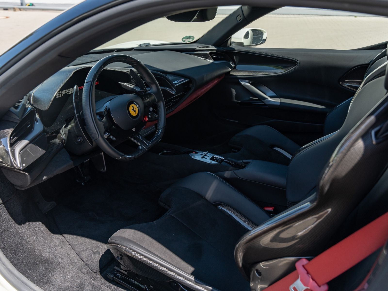 Ferrari SF90 SF90 Stradale / Unfallfrei / DE