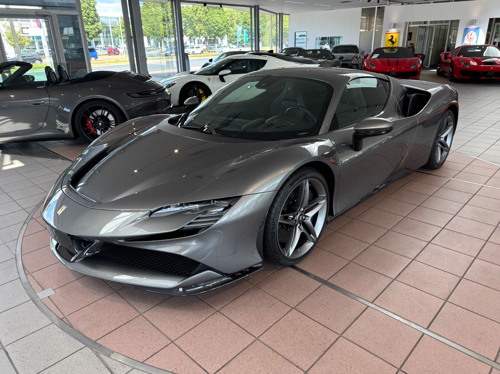 Ferrari SF90 SF90 VOLLCARBON/LIFT/HIFI/DEUTSCH