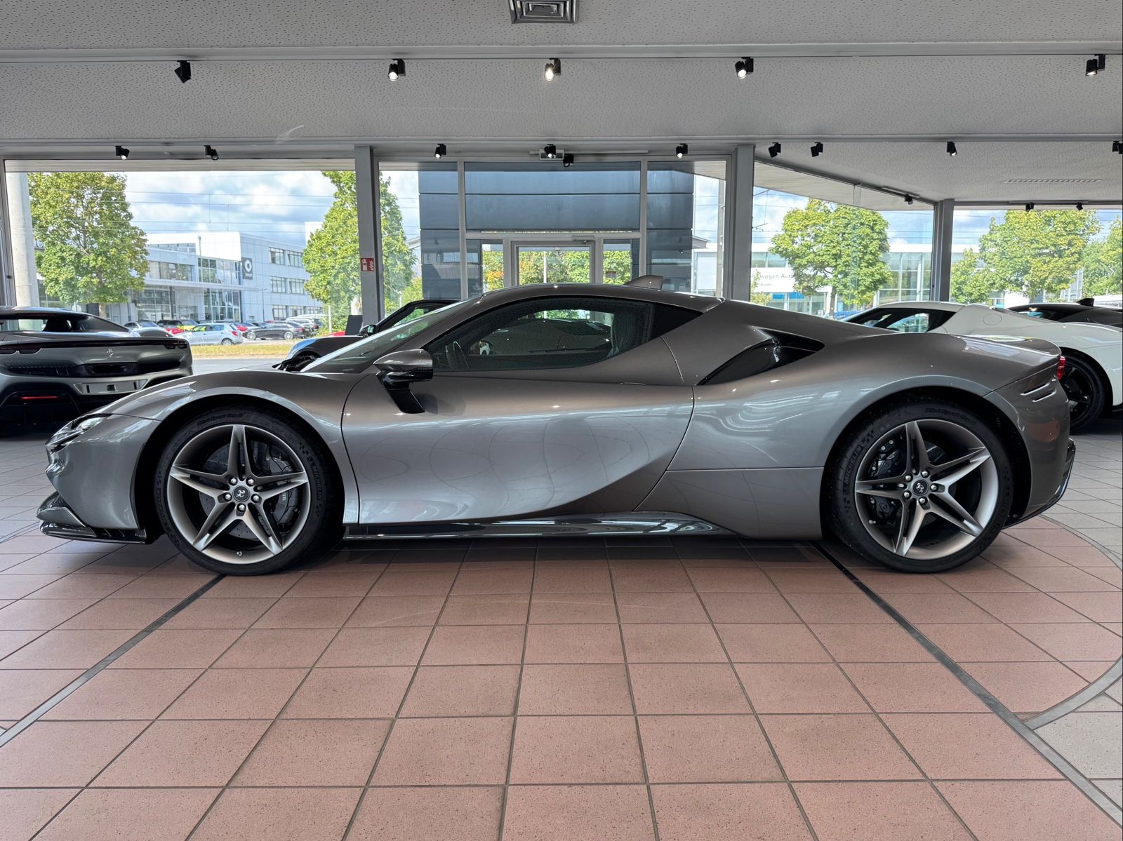 Ferrari SF90 SF90 VOLLCARBON/LIFT/HIFI/DEUTSCH