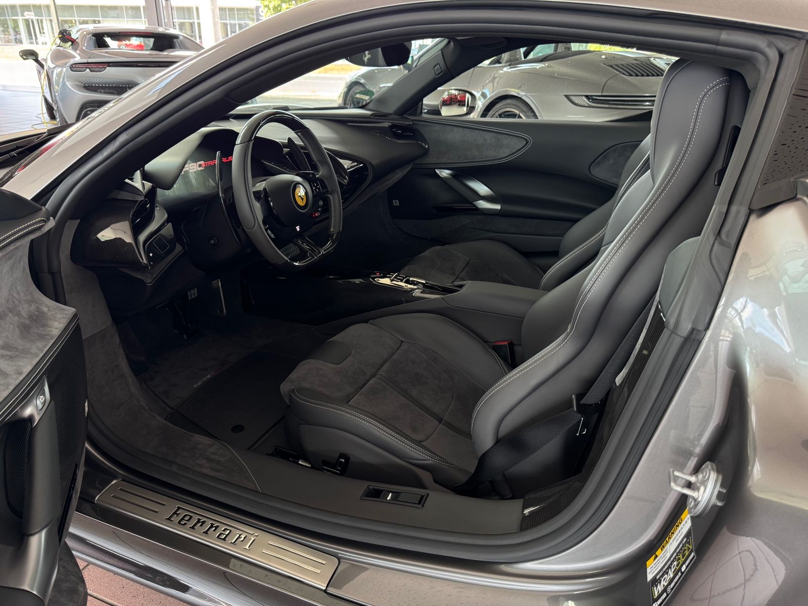 Ferrari SF90 SF90 VOLLCARBON/LIFT/HIFI/DEUTSCH