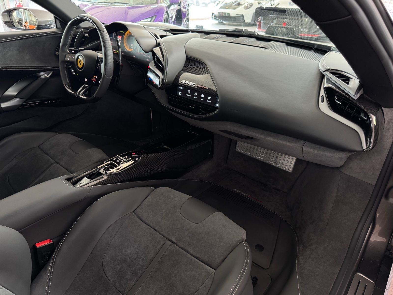 Ferrari SF90 SF90 VOLLCARBON/LIFT/HIFI/DEUTSCH