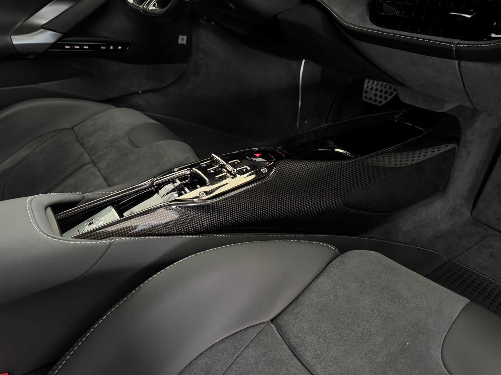 Ferrari SF90 SF90 VOLLCARBON/LIFT/HIFI/DEUTSCH