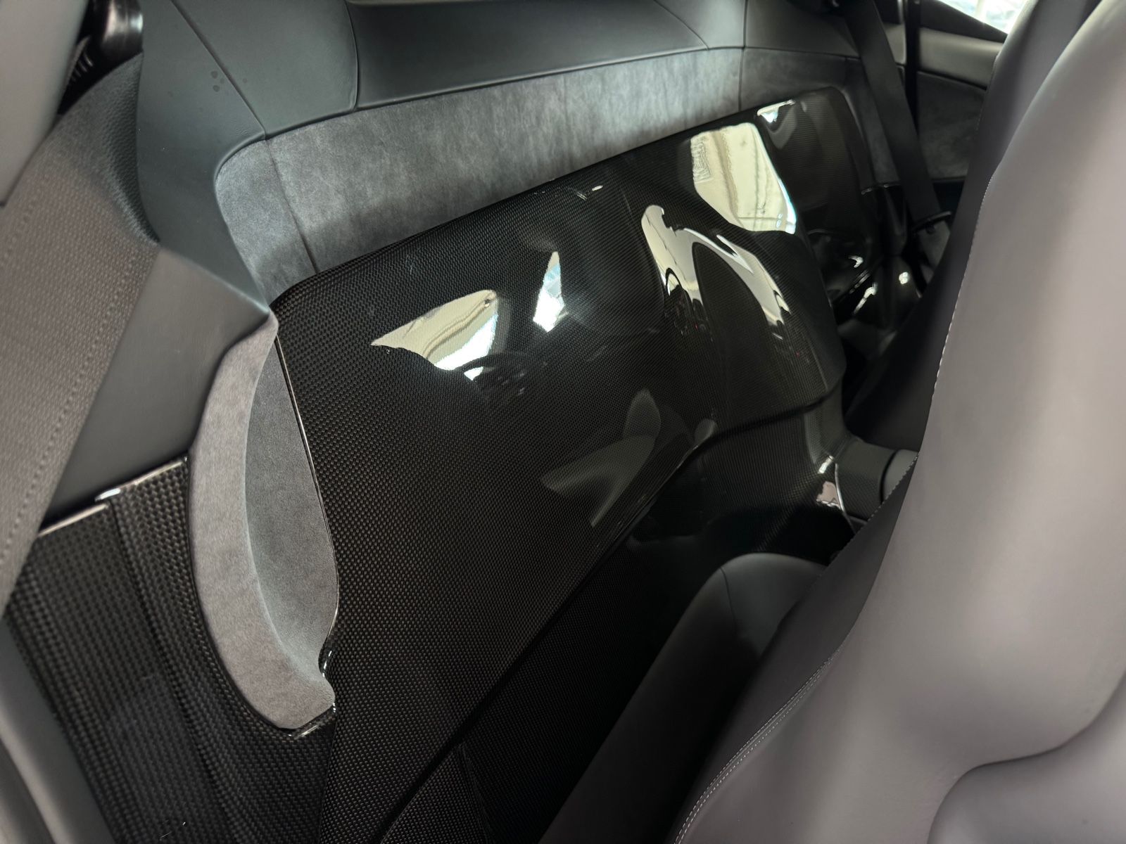 Ferrari SF90 SF90 VOLLCARBON/LIFT/HIFI/DEUTSCH