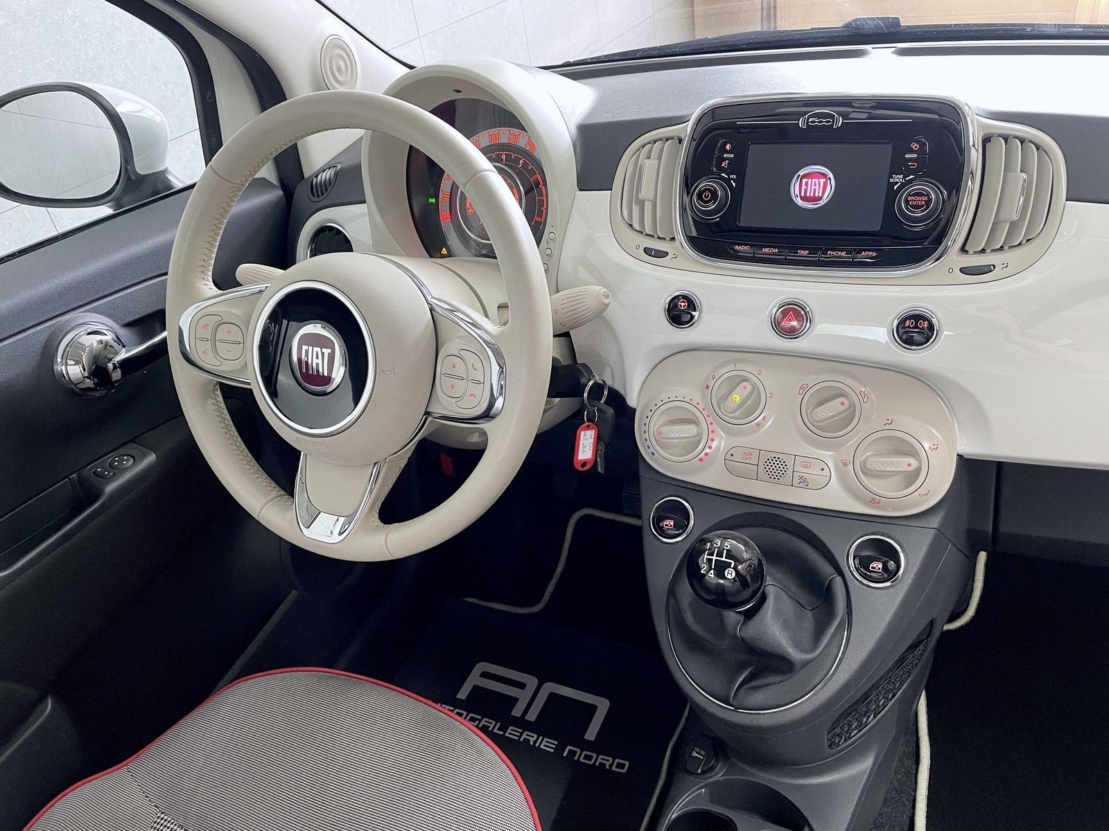 Fiat 500 500 Lounge 1.Hand+Panorama+PDC