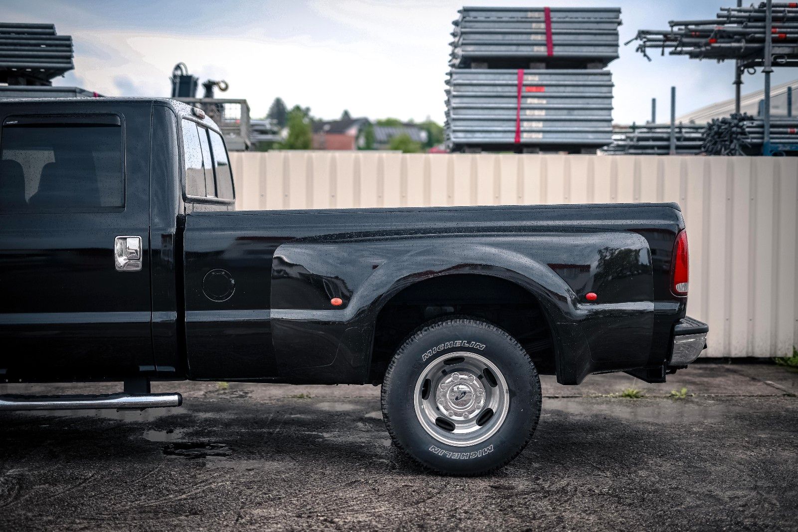 Ford F 350 F 350 LARIAT SUPER DUTY PICKUP