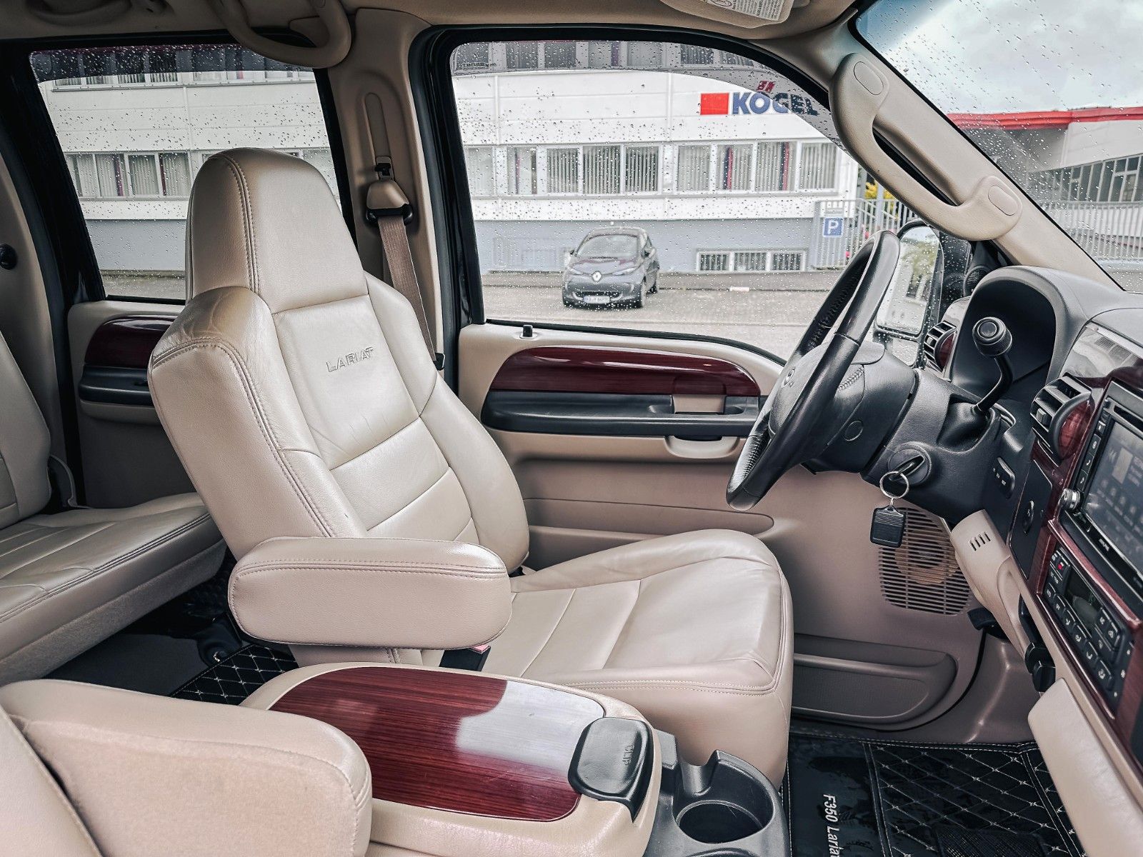 Ford F 350 F 350 LARIAT SUPER DUTY PICKUP