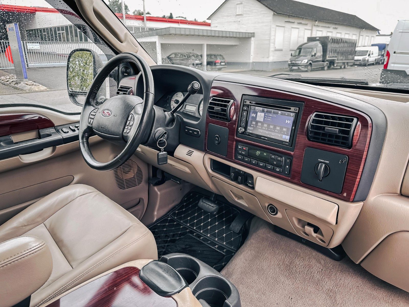Ford F 350 F 350 LARIAT SUPER DUTY PICKUP