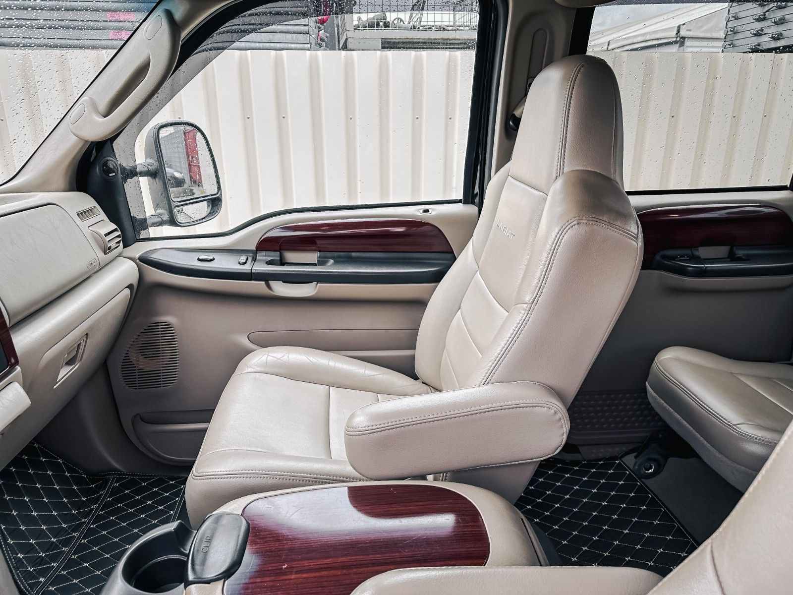 Ford F 350 F 350 LARIAT SUPER DUTY PICKUP