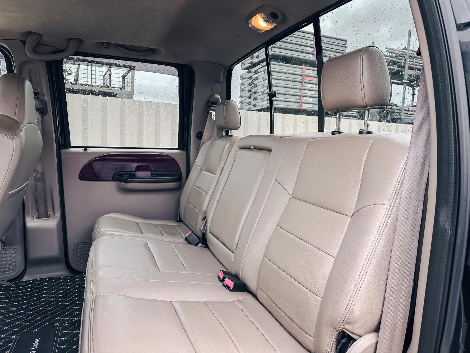 Ford F 350 F 350 LARIAT SUPER DUTY PICKUP