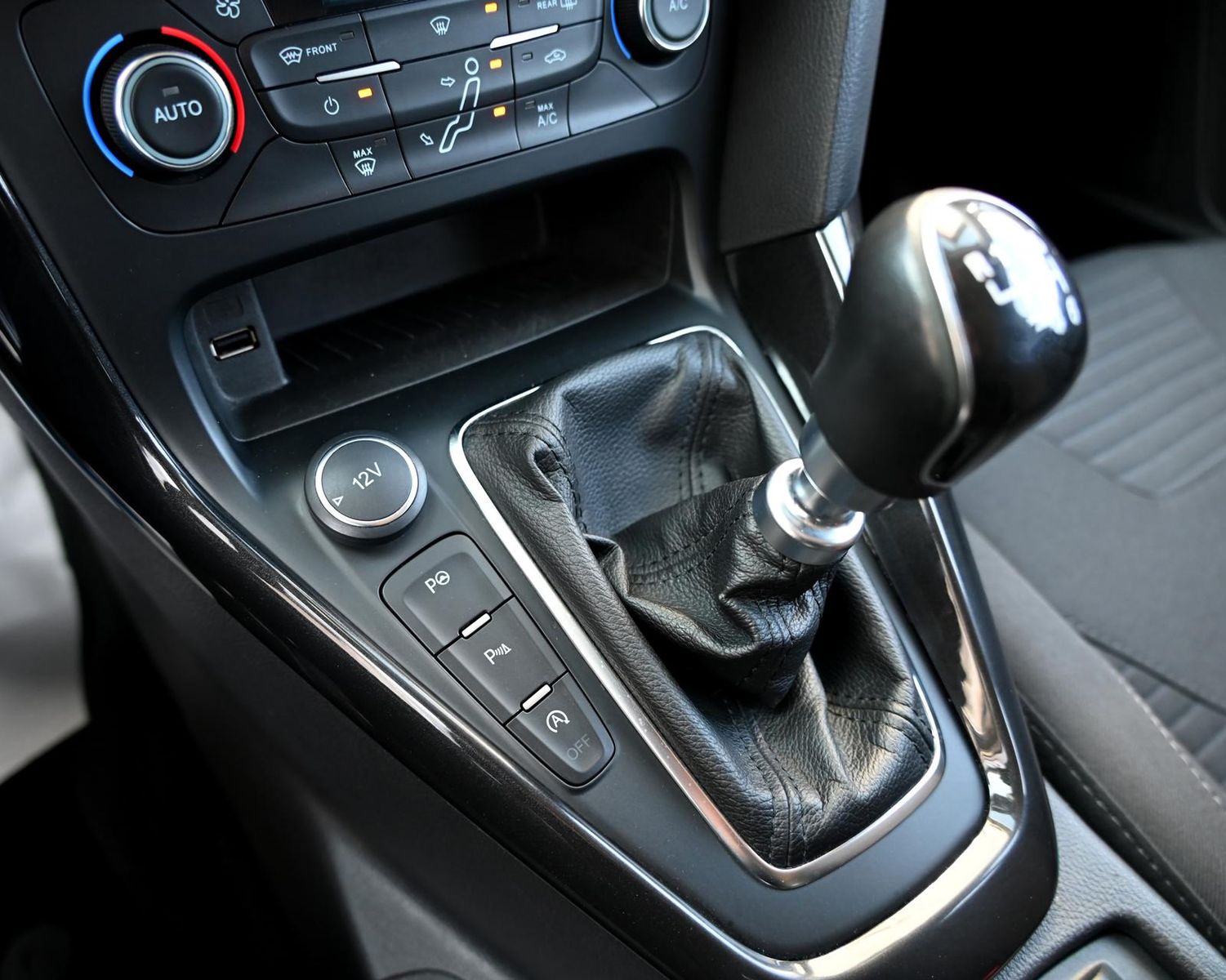 Ford Focus Focus 1.5 EcoBoost Titanium,Tempomat,Kamera