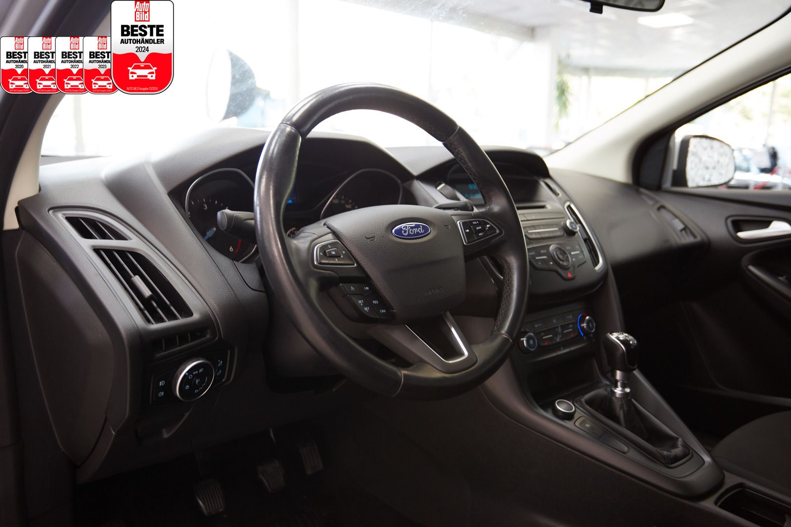 Ford Focus Focus Turnier 1.5 TDCi SITZH*PDC*TEMPOMAT*MULTIF