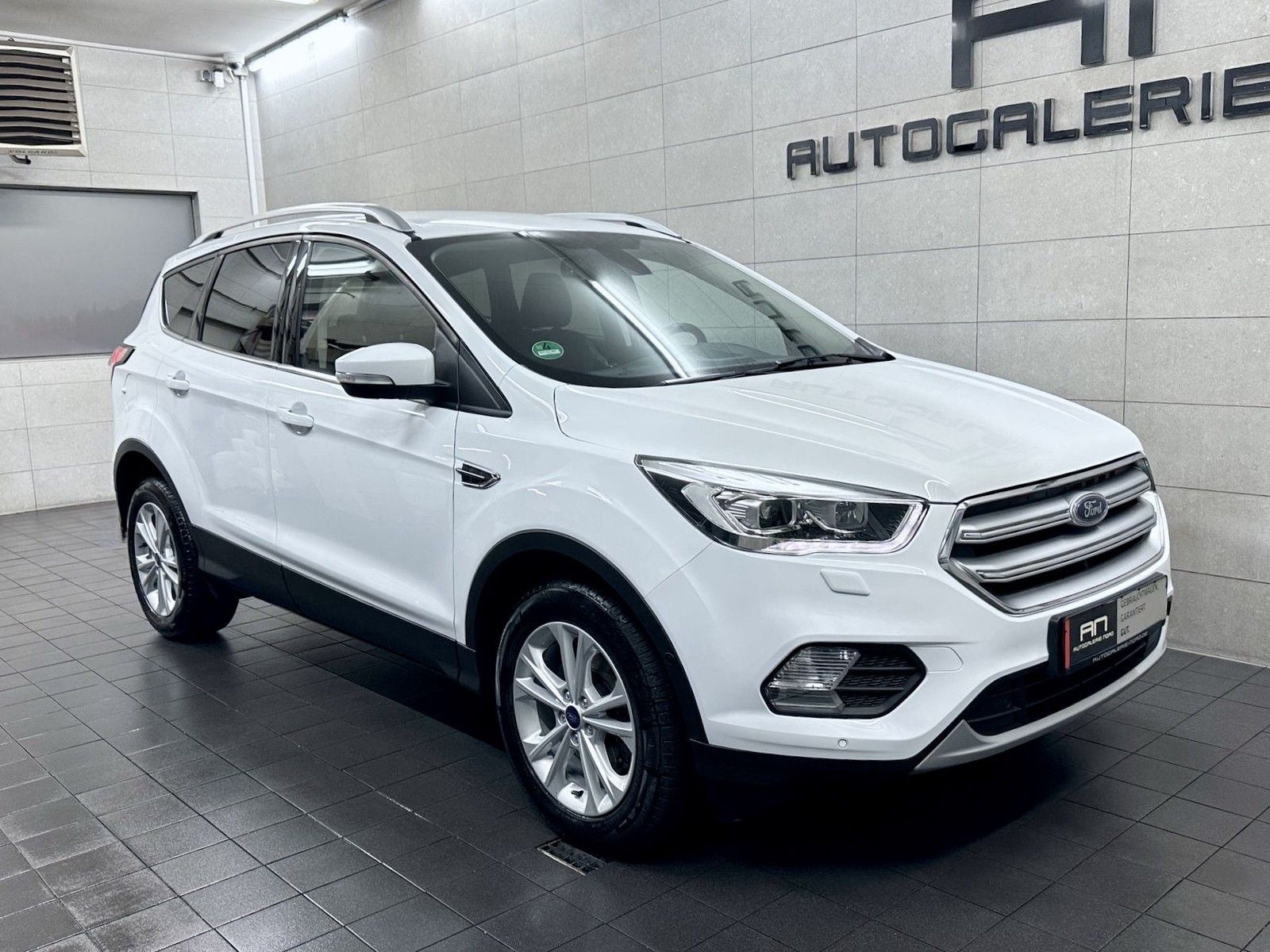 Ford Kuga Kuga Titanium Technik&amp;Winter-Paket+Sony+AHK+Kame