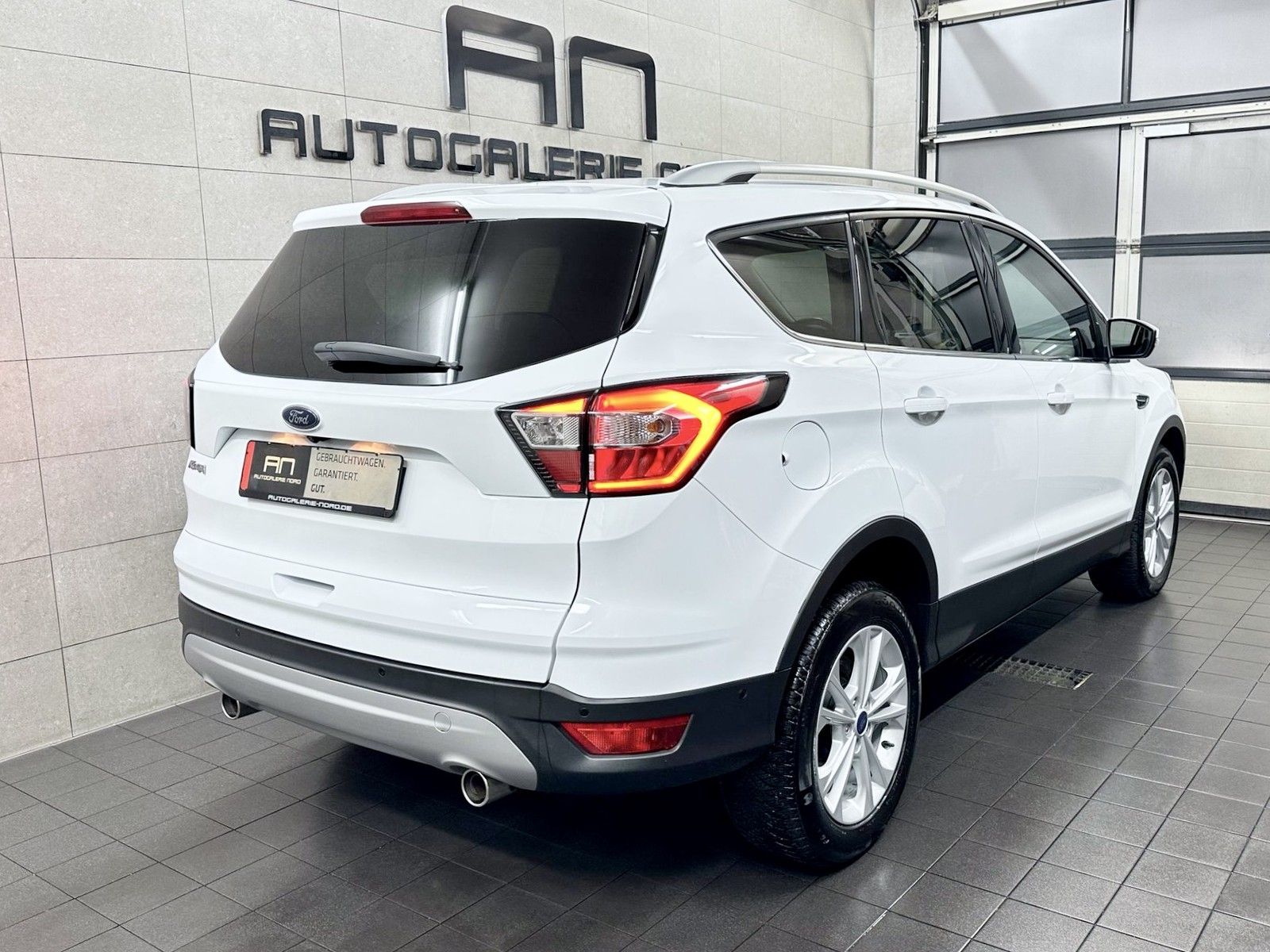 Ford Kuga Kuga Titanium Technik&amp;Winter-Paket+Sony+AHK+Kame