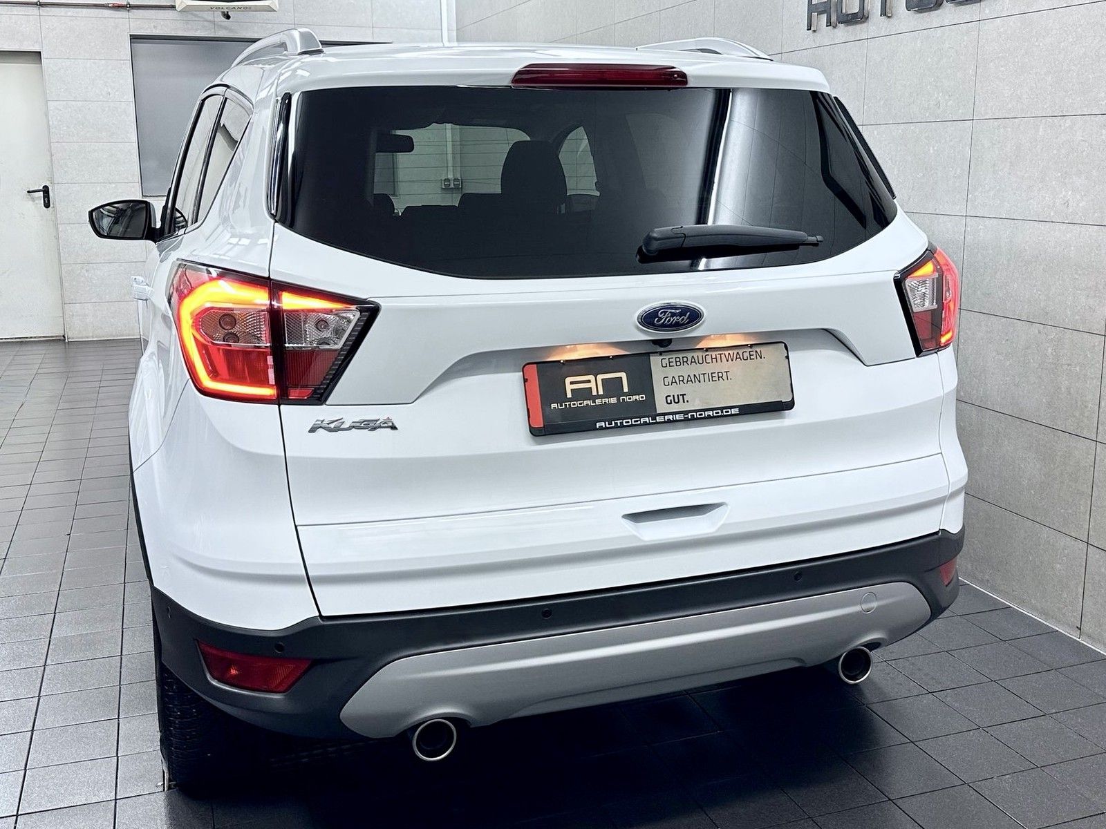 Ford Kuga Kuga Titanium Technik&amp;Winter-Paket+Sony+AHK+Kame
