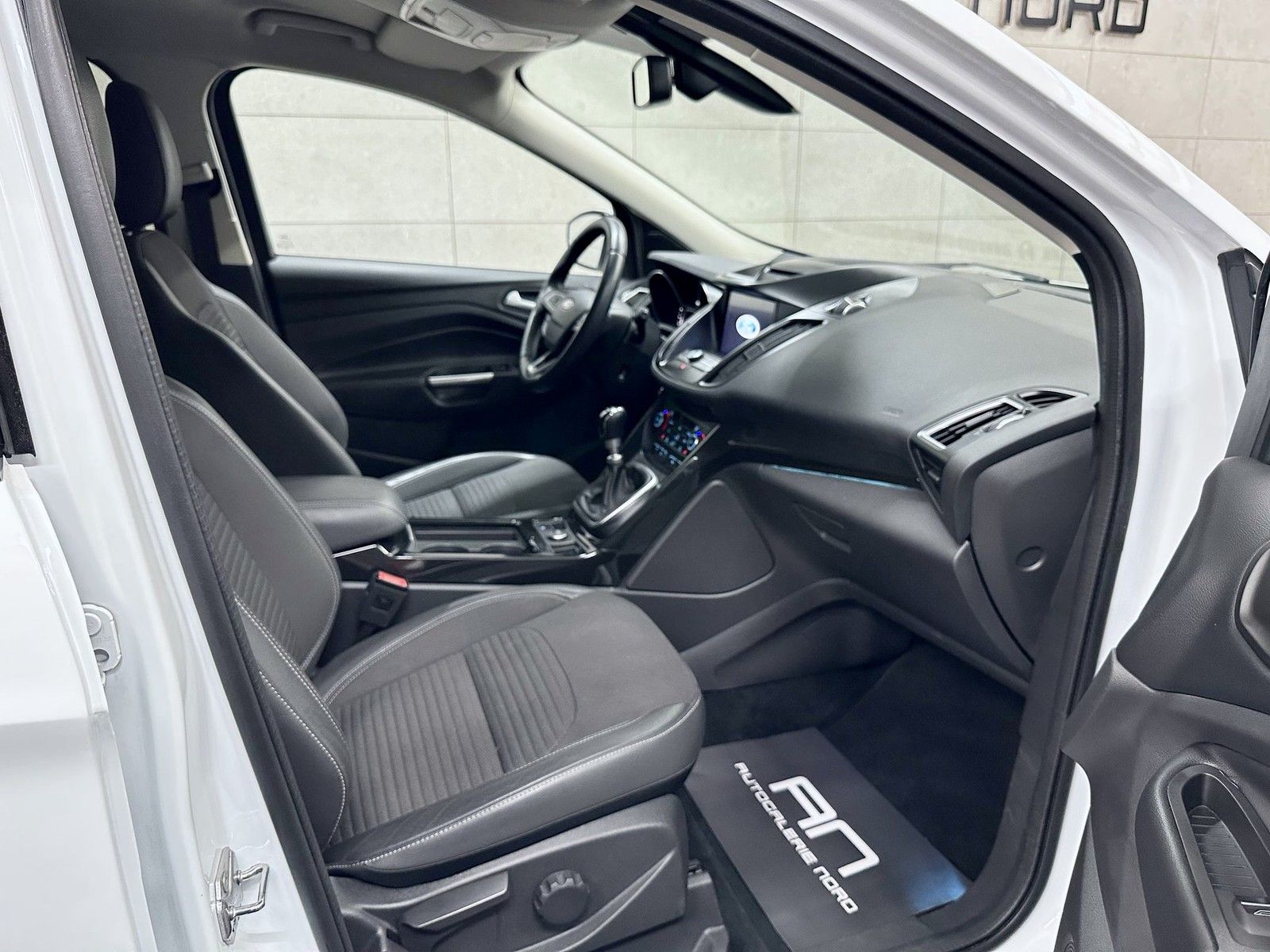 Ford Kuga Kuga Titanium Technik&amp;Winter-Paket+Sony+AHK+Kame