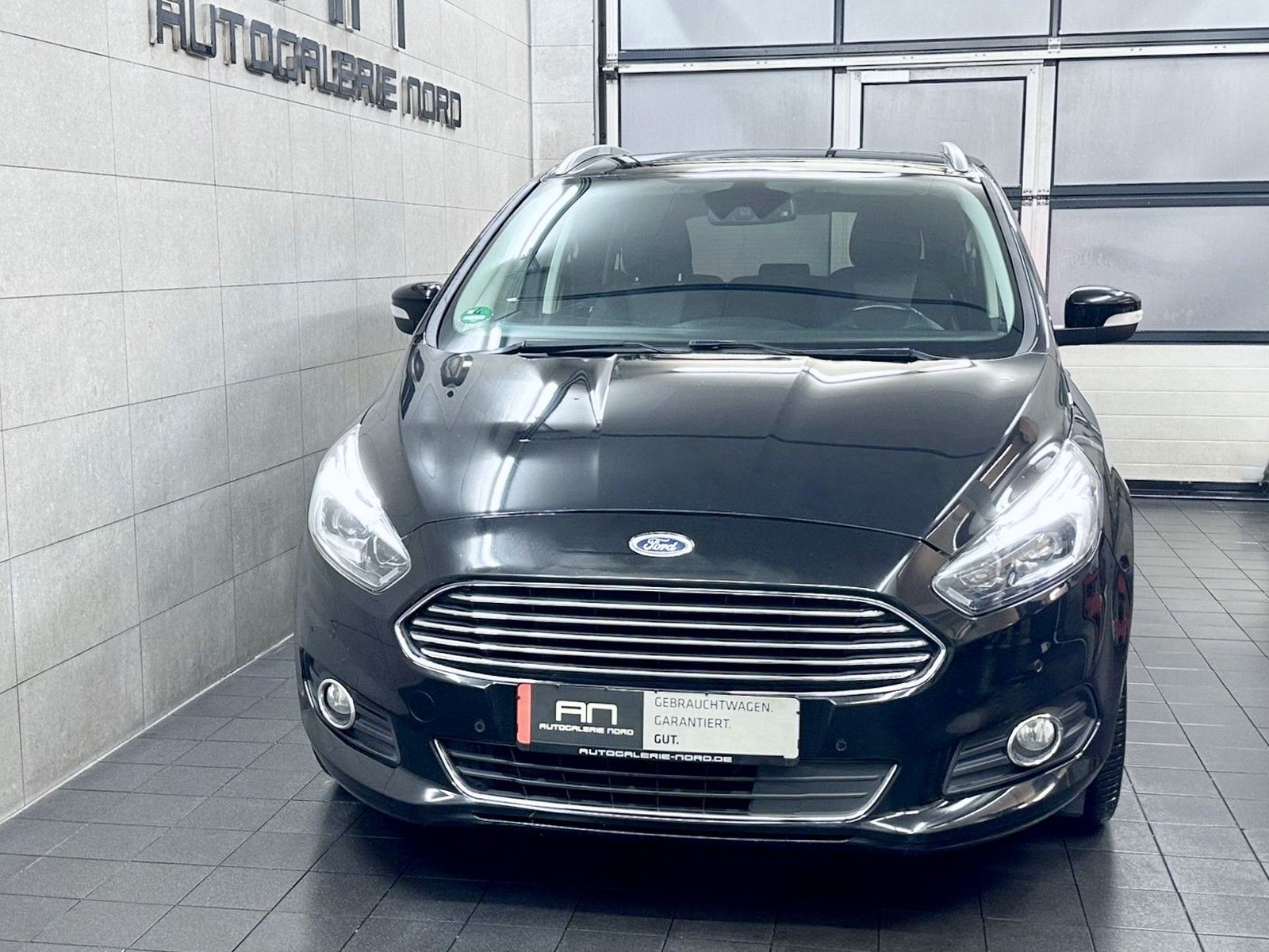 Ford S-Max S-MAX Titanium Design/Business-Paket 7-Sitze