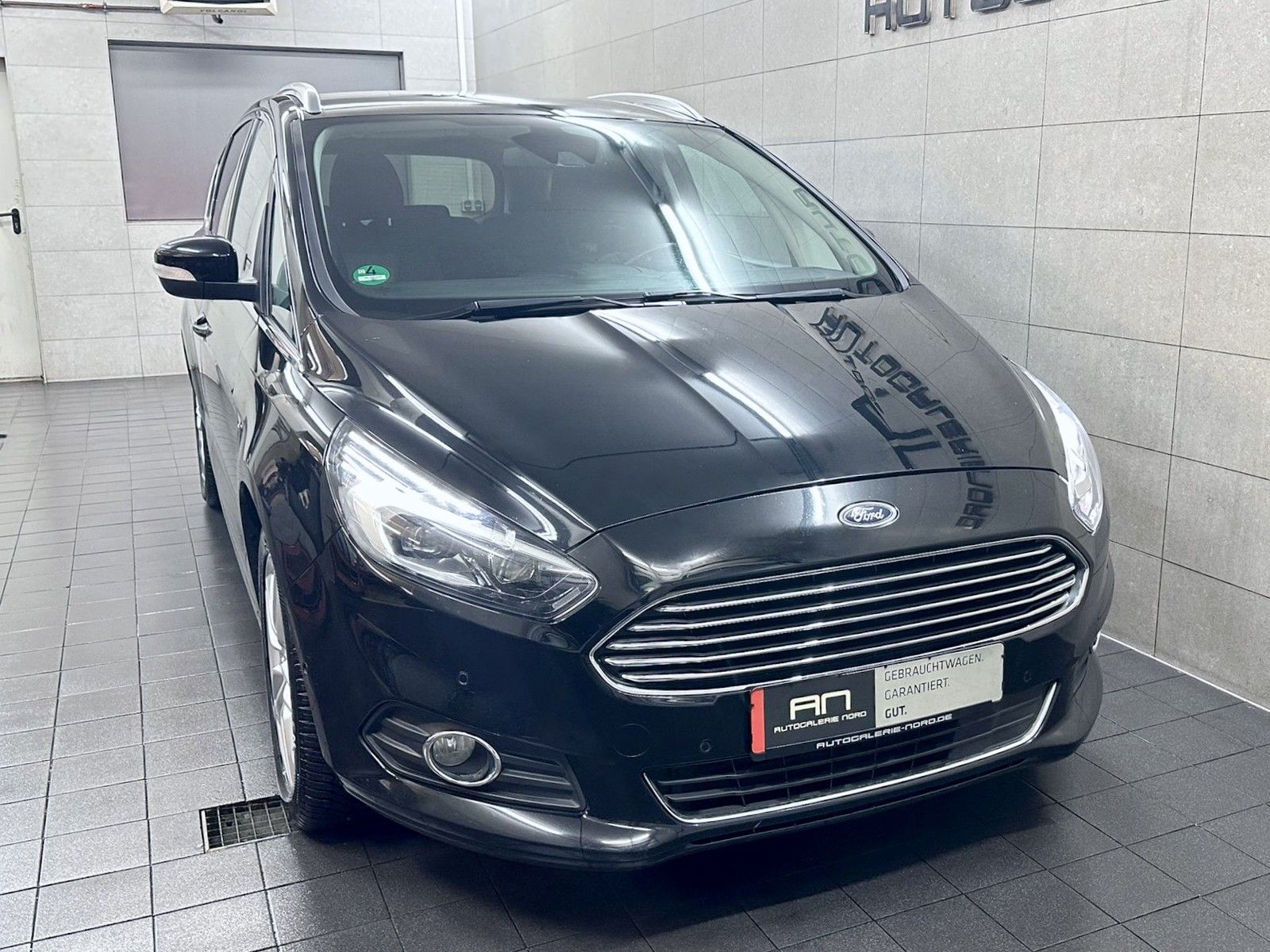Ford S-Max S-MAX Titanium Design/Business-Paket 7-Sitze
