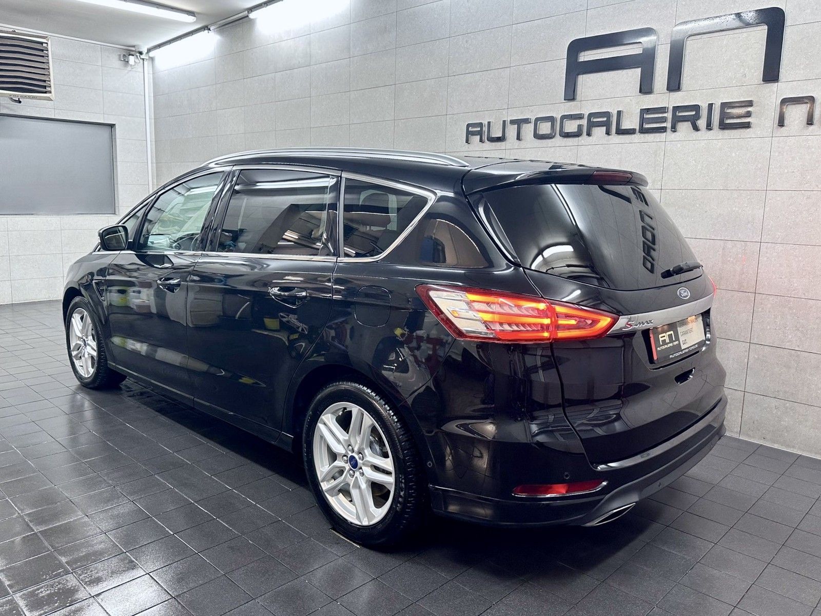 Ford S-Max S-MAX Titanium Design/Business-Paket 7-Sitze