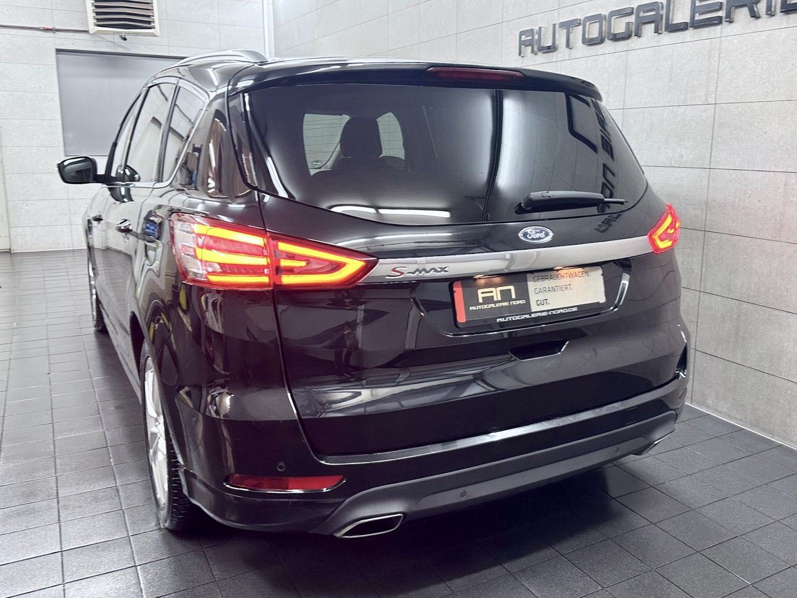 Ford S-Max S-MAX Titanium Design/Business-Paket 7-Sitze