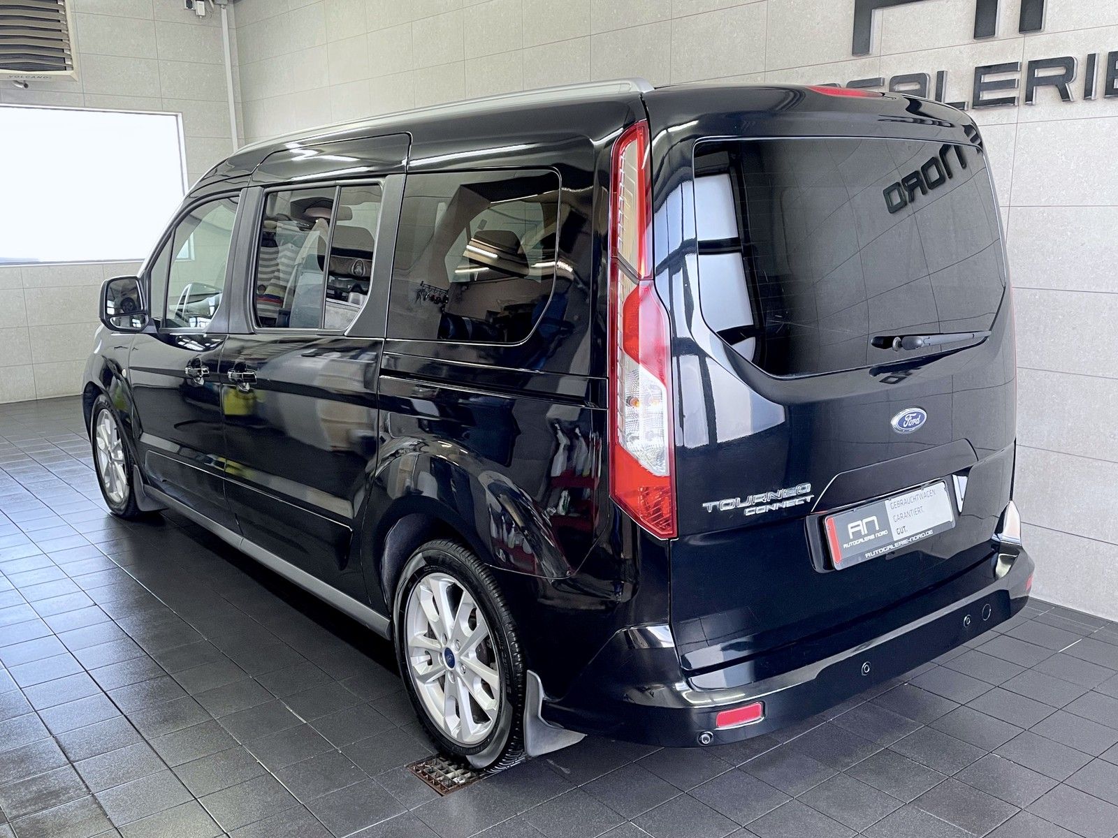 Ford Tourneo Connect Grand Tourneo Connect Titanium 7-Sitze