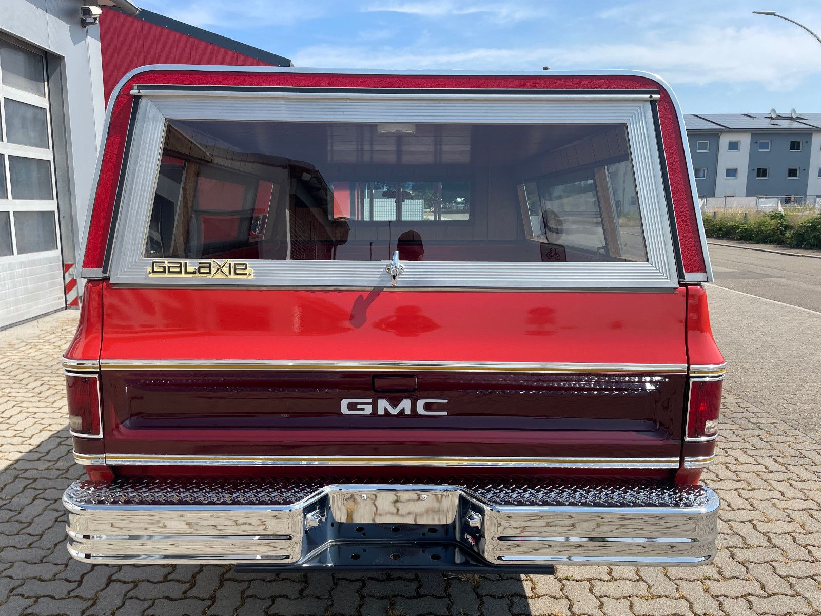 GMC Sierra Grande Pickup Camper mit original 26500km