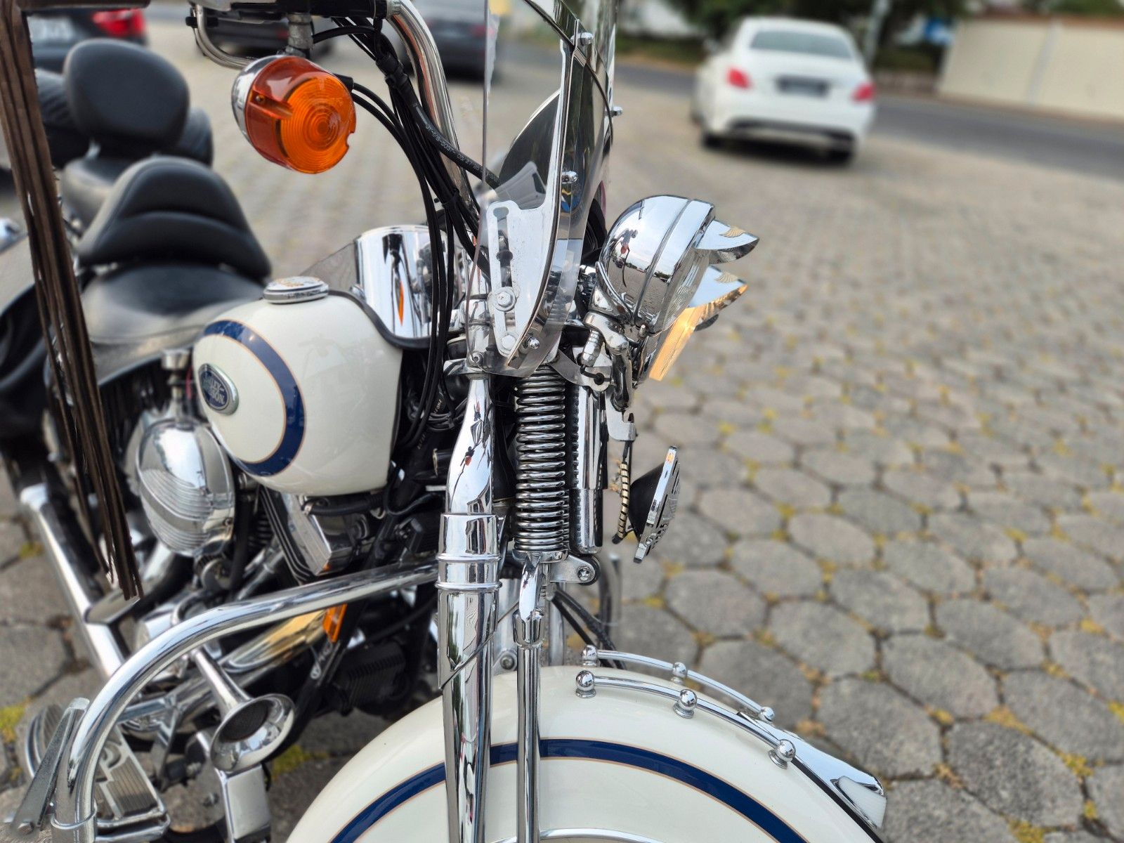 Harley-Davidson HERITAGE SPRINGER (FLSTS)