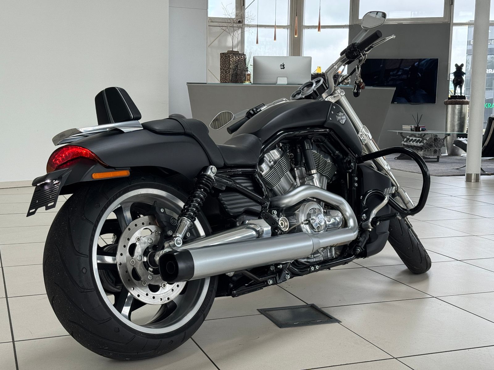 Harley-Davidson V-Rod Muscle VRSCF. * PORSCHE *