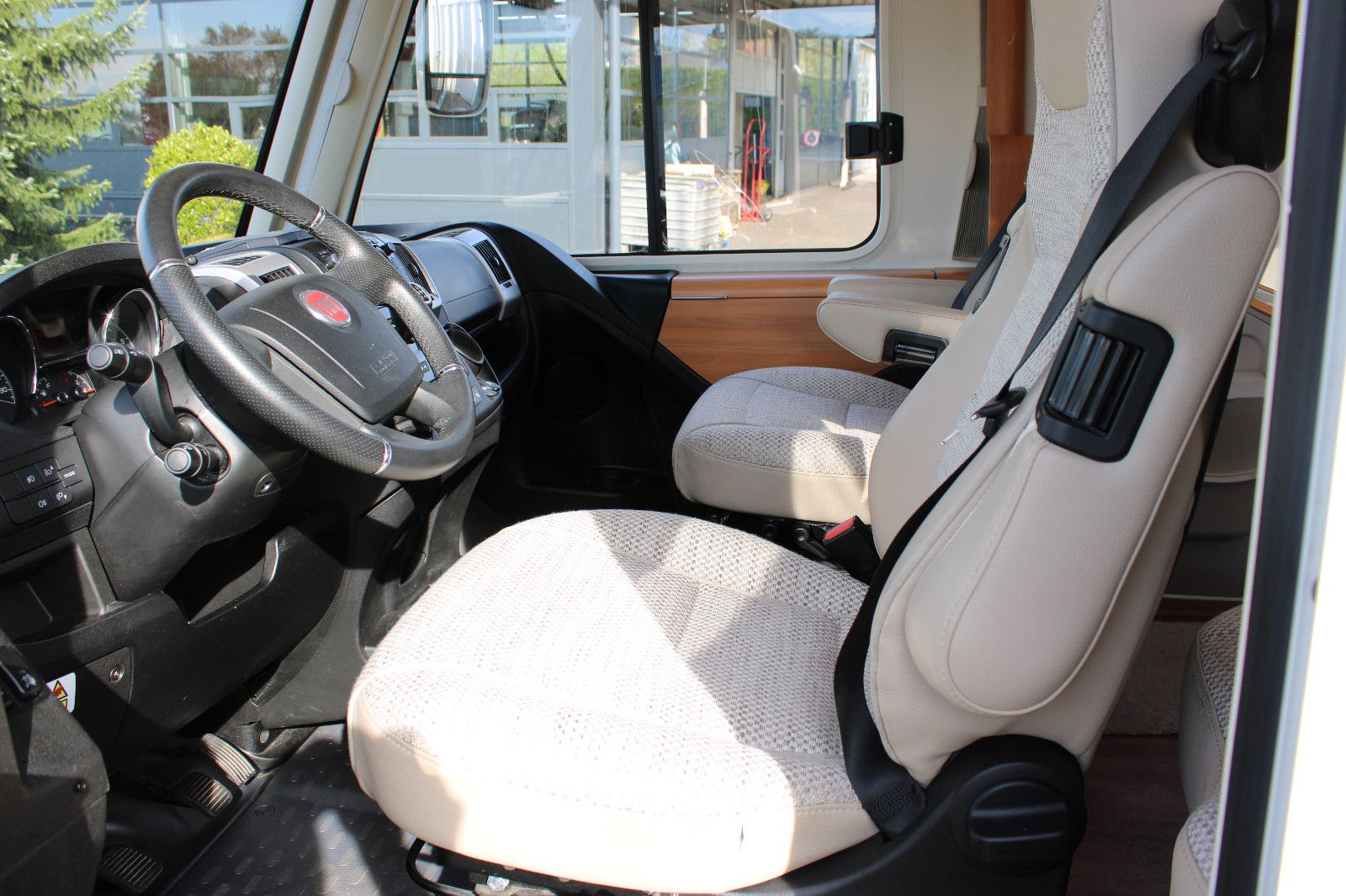 HYMER / ERIBA / HYMERCAR B588 DL