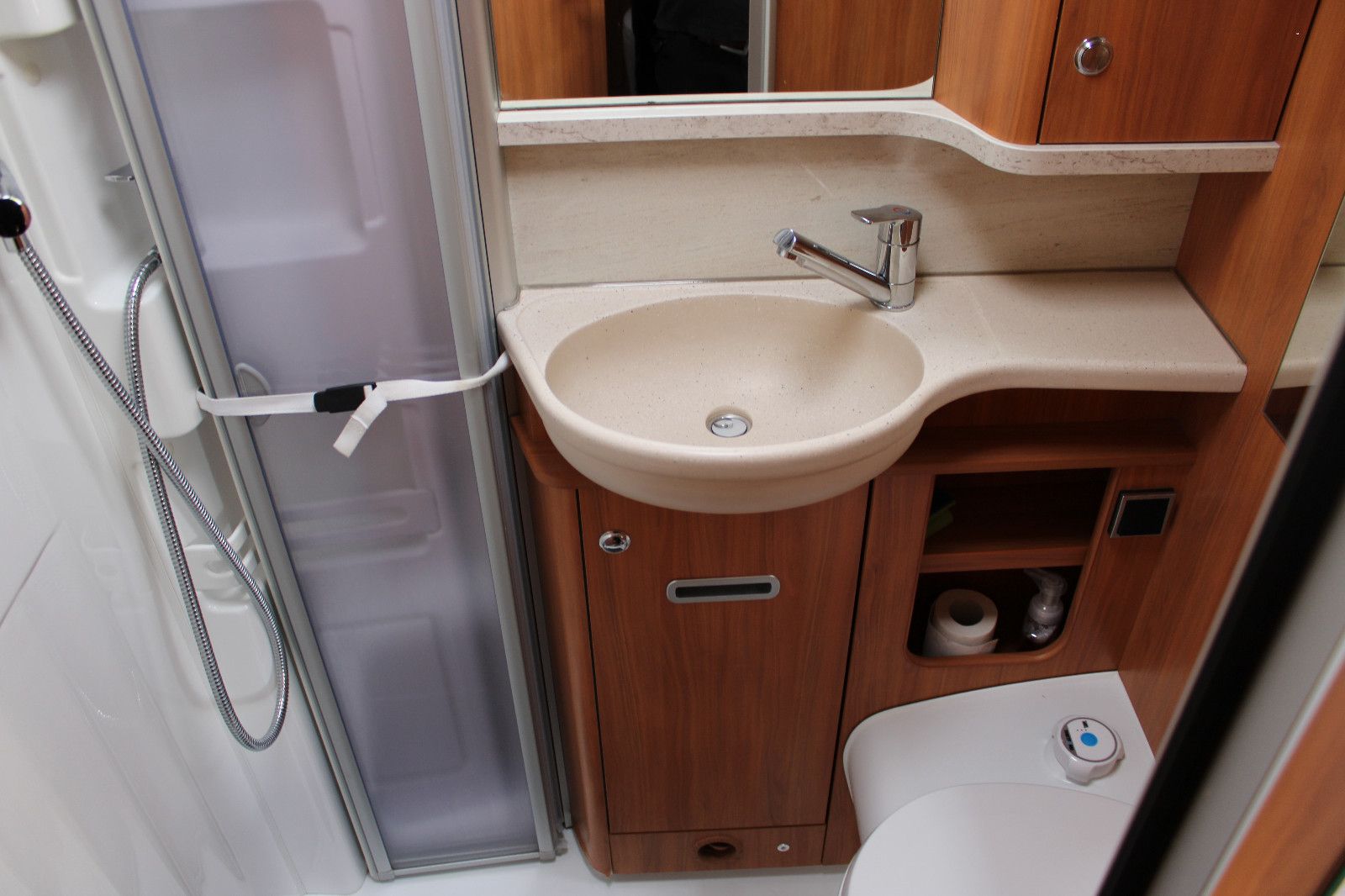 HYMER / ERIBA / HYMERCAR B588 DL