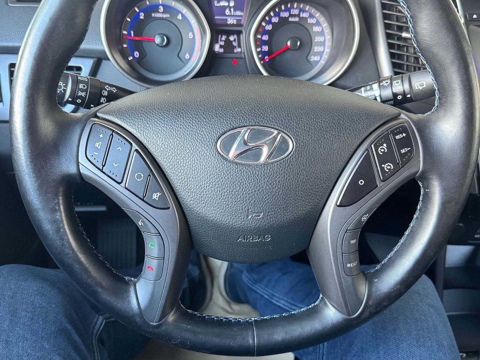 Hyundai i30 i30 blue Passion*Sitz-/Lenkradhzg*PDC*Bluetooth