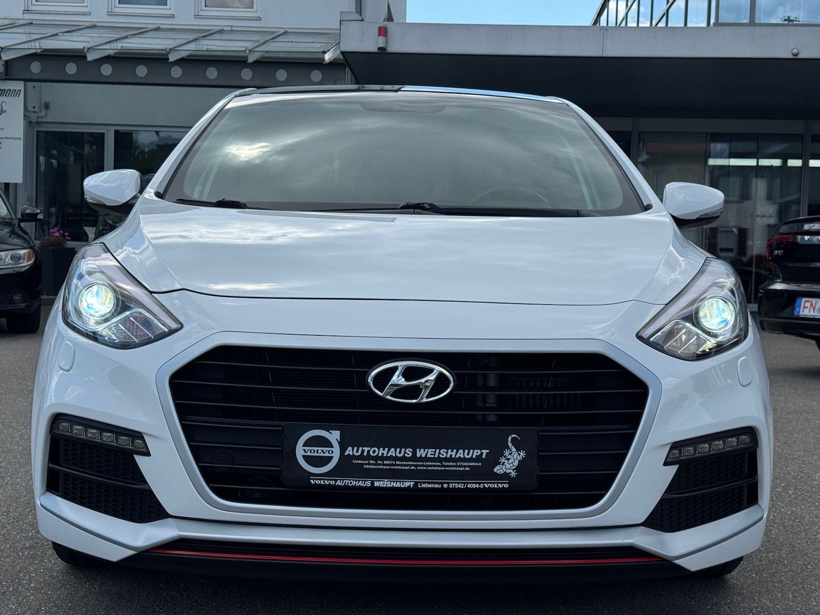 Hyundai i30 i30 Turbo*Pano*Navi*Keyless*AHK abn.*R-Kamera*