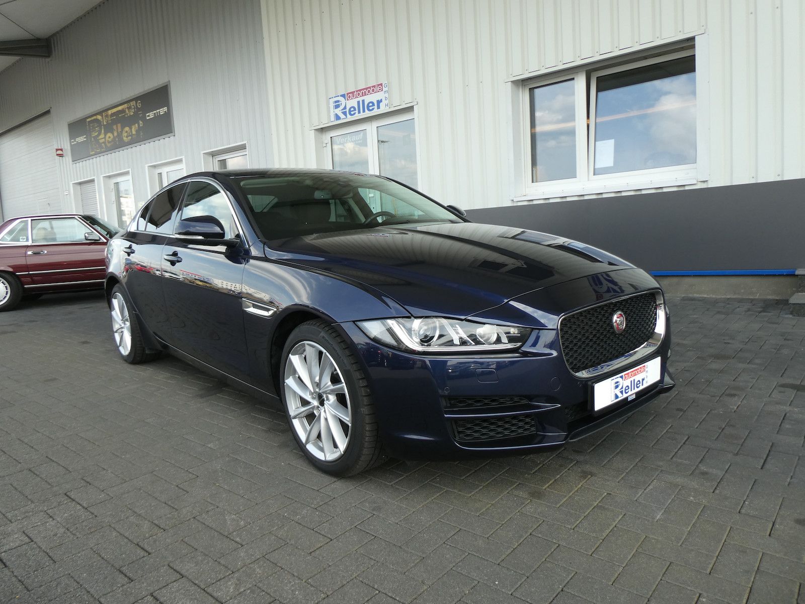 Jaguar XE XE Portfolio, Panorama
