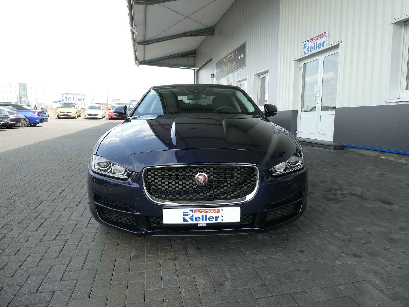 Jaguar XE XE Portfolio, Panorama