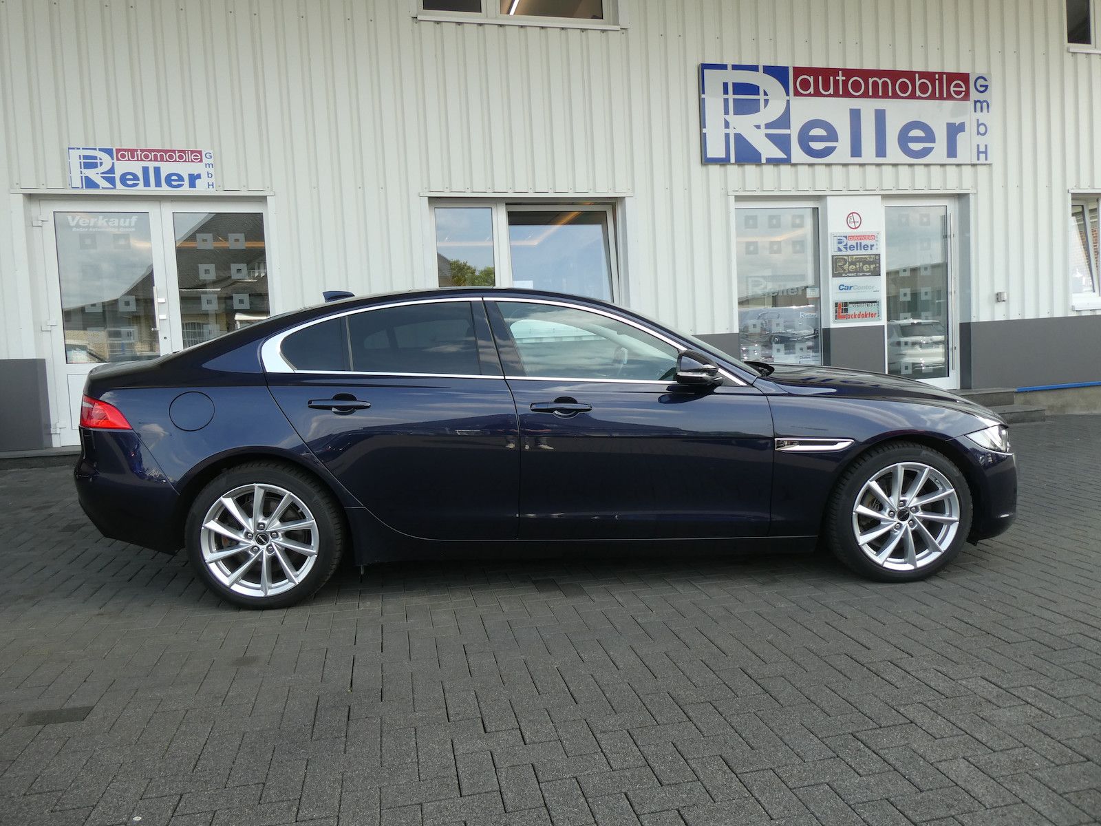 Jaguar XE XE Portfolio, Panorama