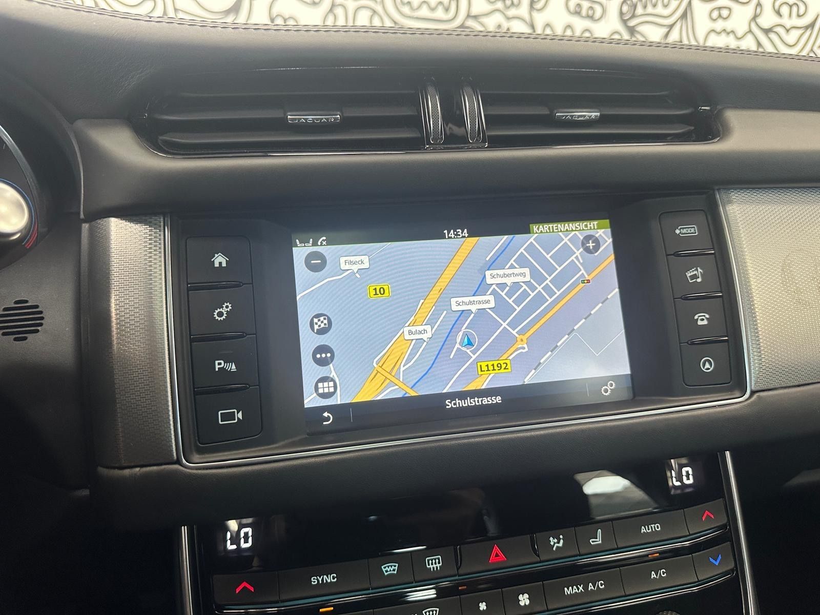 Jaguar XF XF Limo PORTFOLIO*AUTOM*PANO*HUD*KAM*LEDER*19-Z*