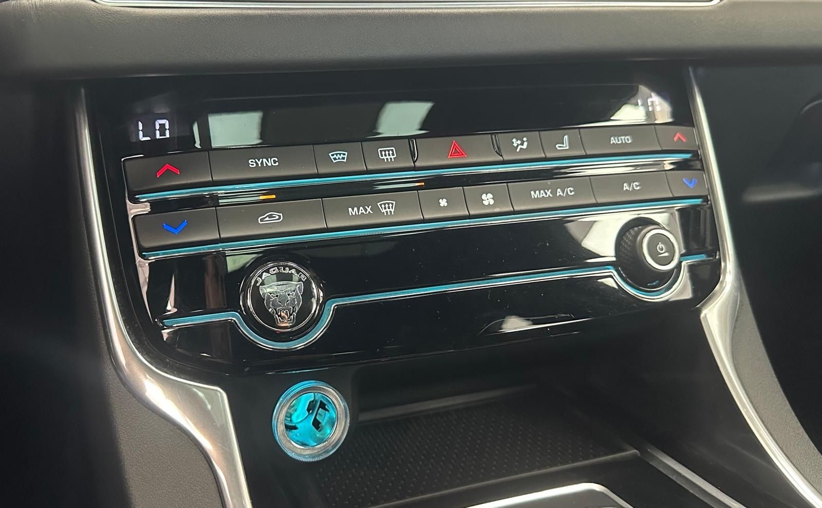 Jaguar XF XF Limo PORTFOLIO*AUTOM*PANO*HUD*KAM*LEDER*19-Z*