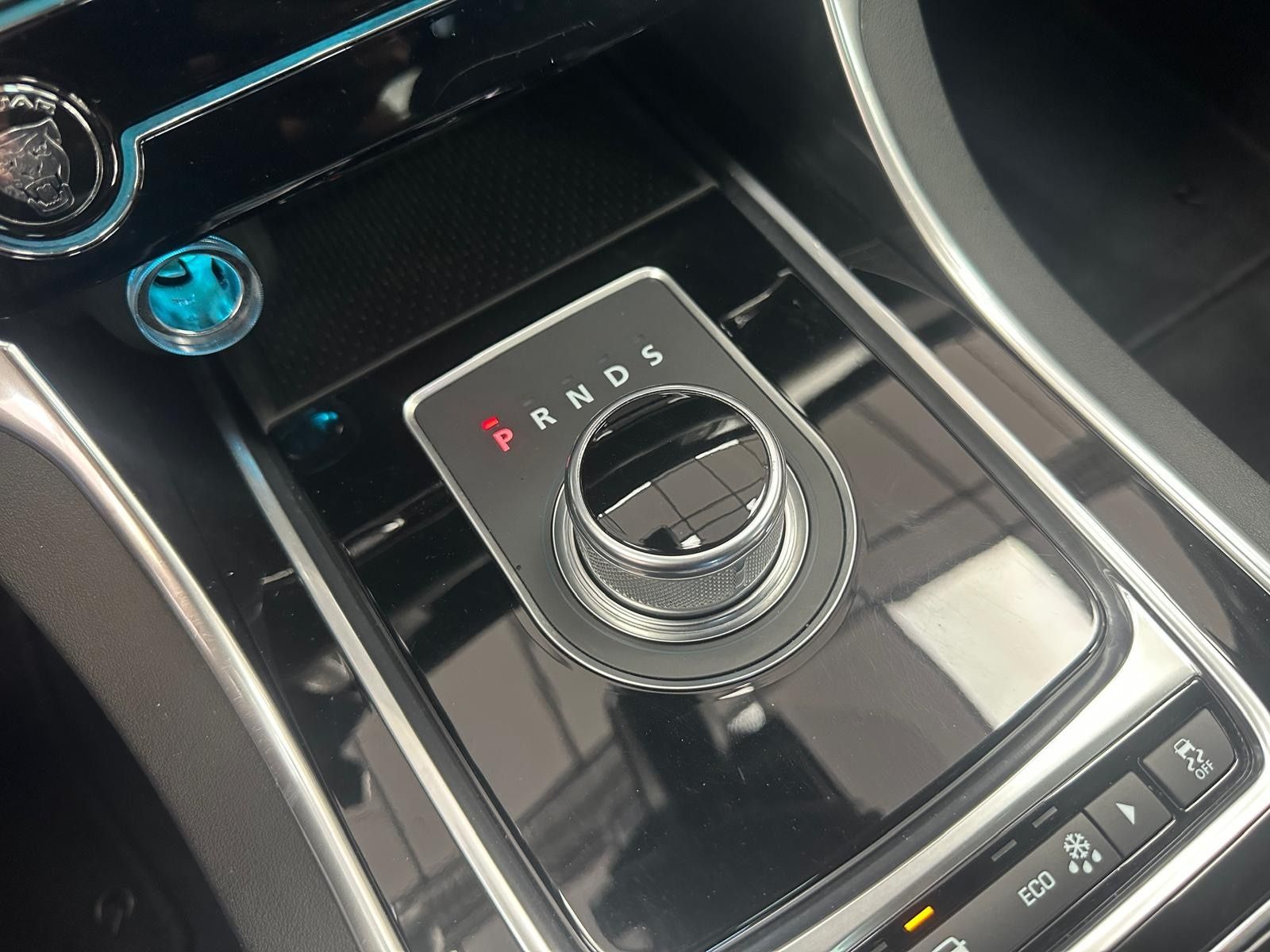 Jaguar XF XF Limo PORTFOLIO*AUTOM*PANO*HUD*KAM*LEDER*19-Z*