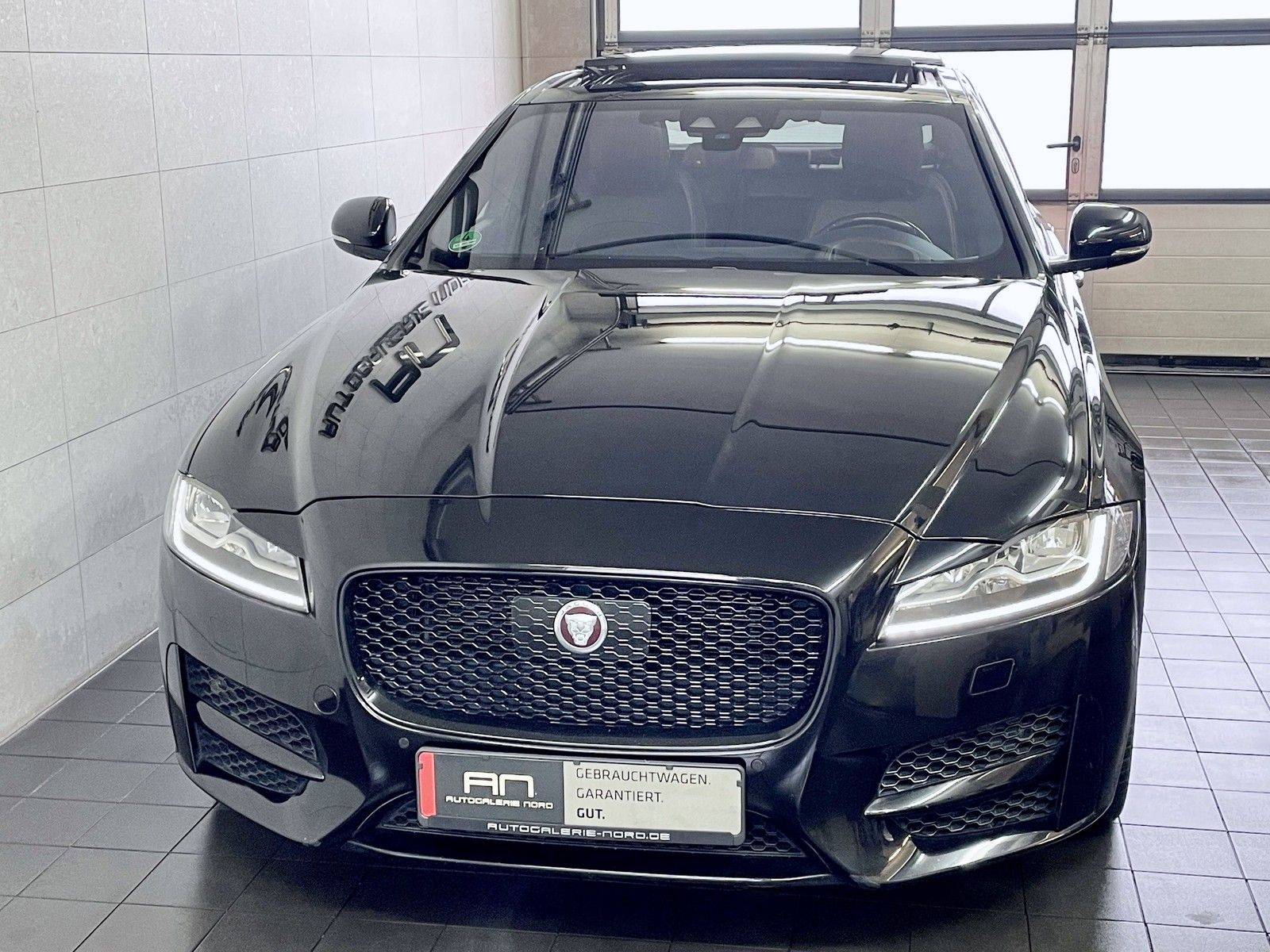 Jaguar XF XF R-Sport Black Pack+Pano+Head-Up+Meridian