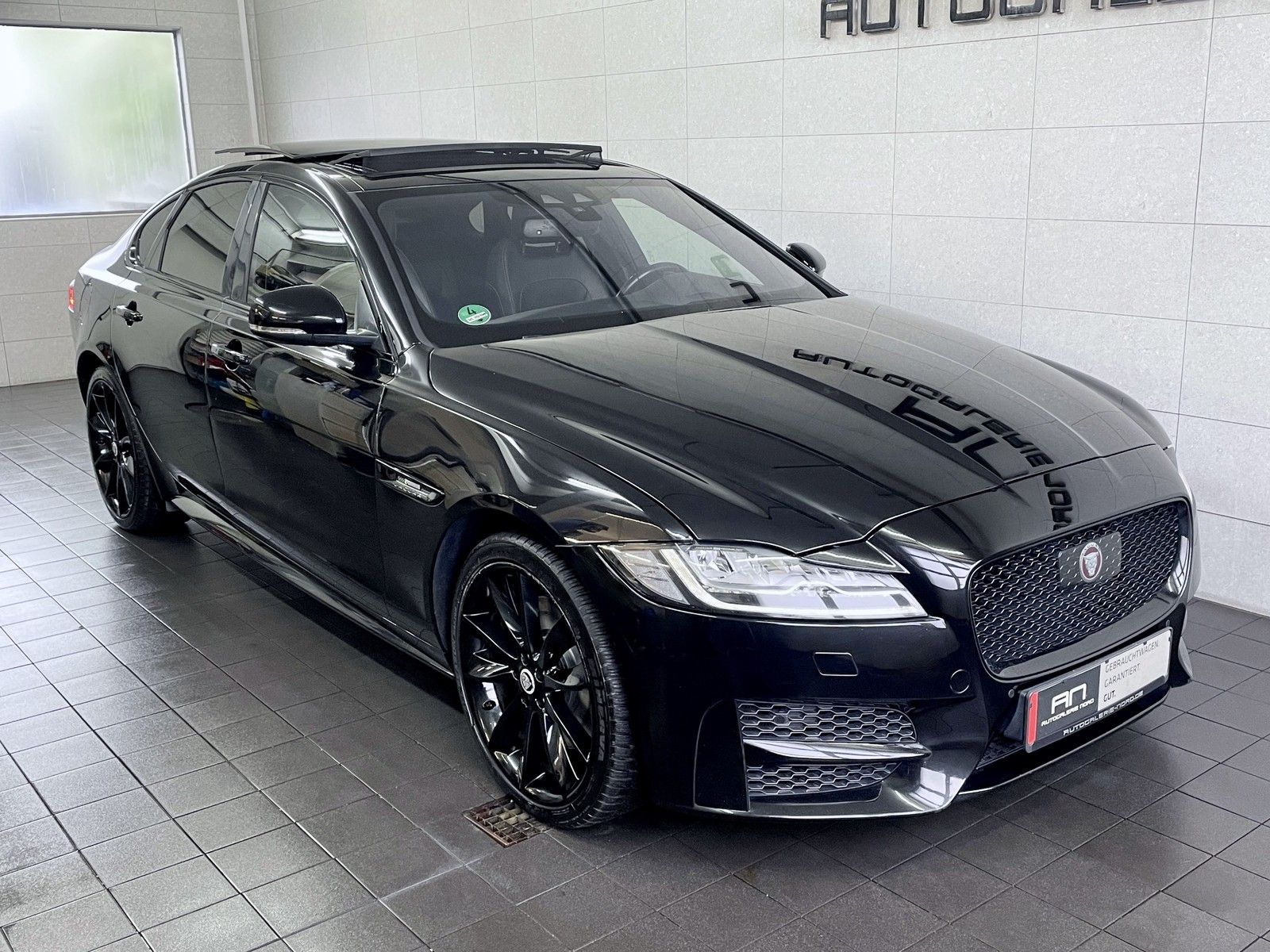 Jaguar XF XF R-Sport Black Pack+Pano+Head-Up+Meridian