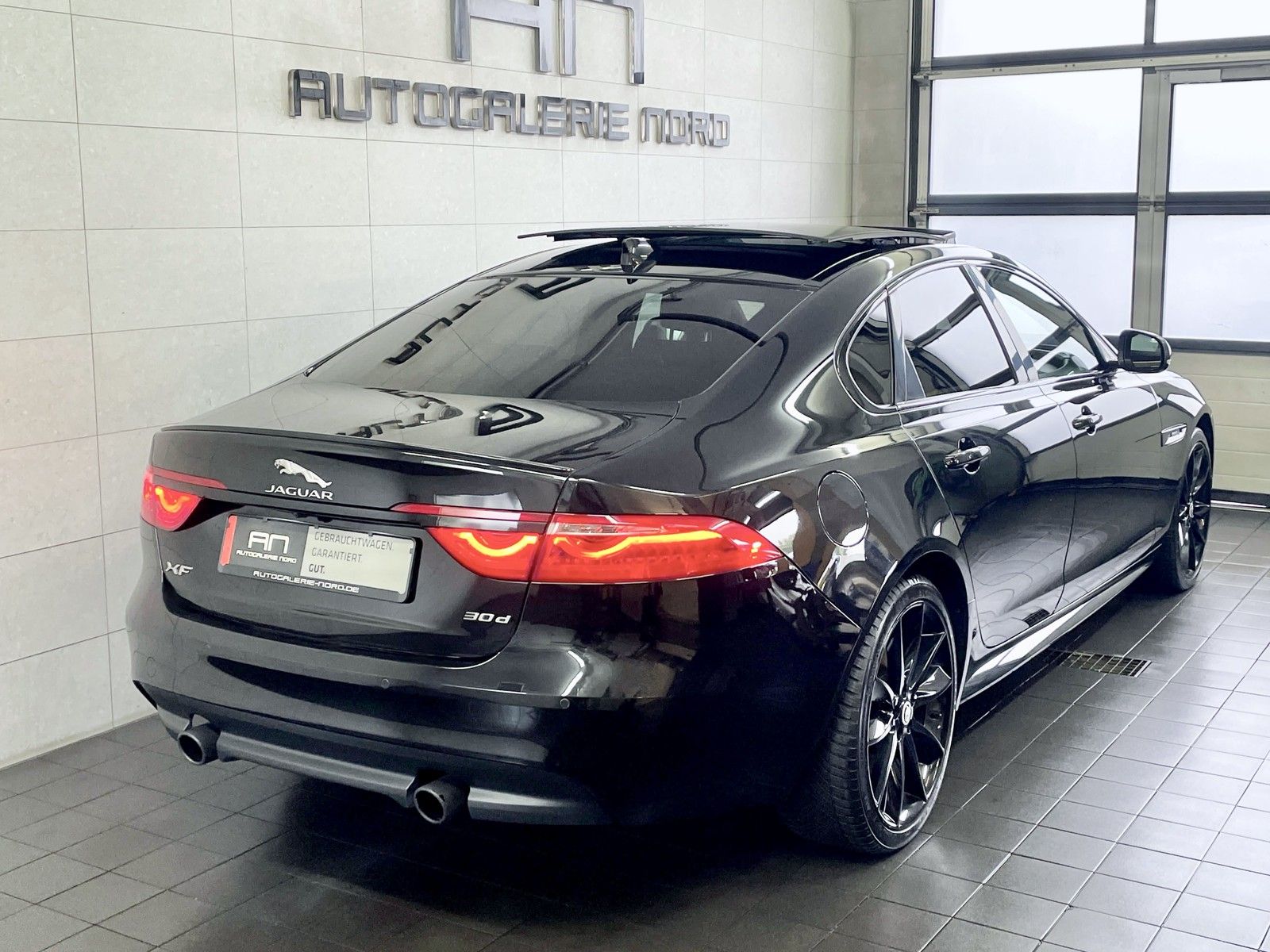 Jaguar XF XF R-Sport Black Pack+Pano+Head-Up+Meridian