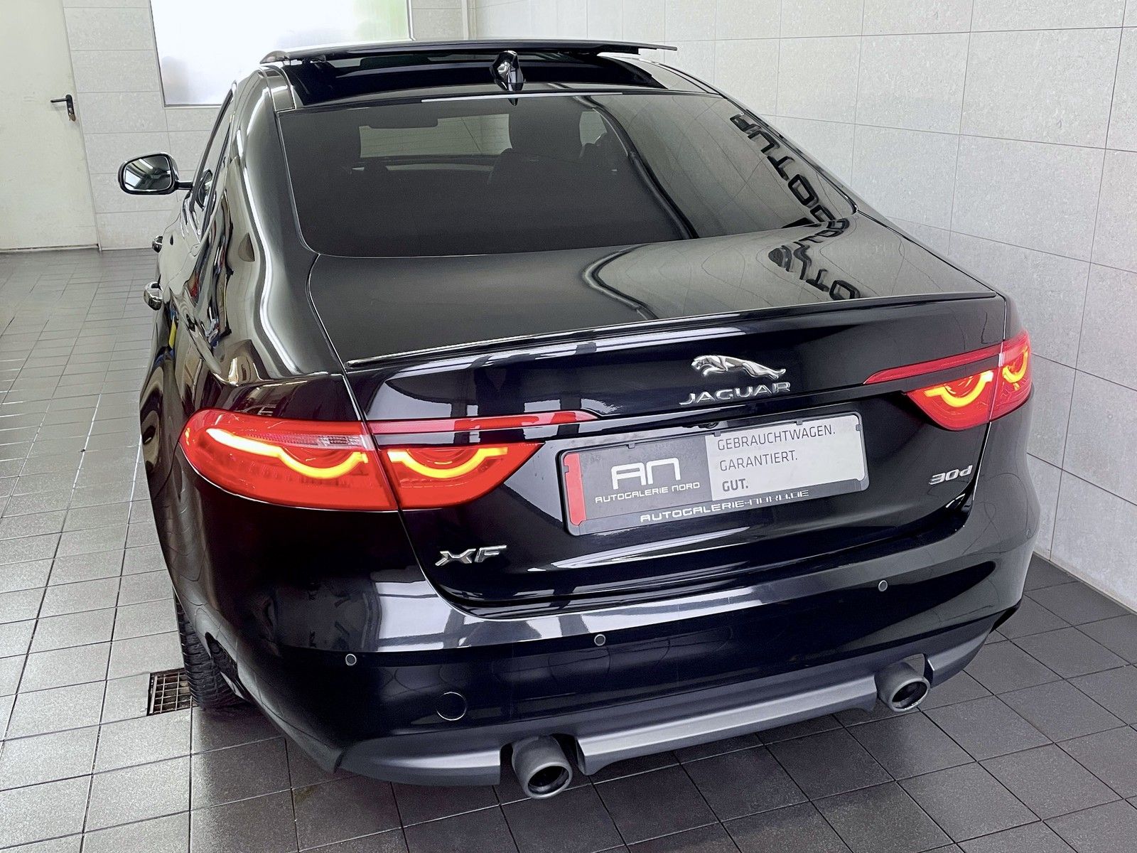 Jaguar XF XF R-Sport Black Pack+Pano+Head-Up+Meridian