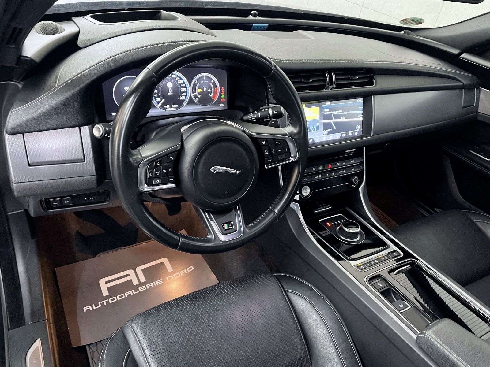 Jaguar XF XF R-Sport Black Pack+Pano+Head-Up+Meridian