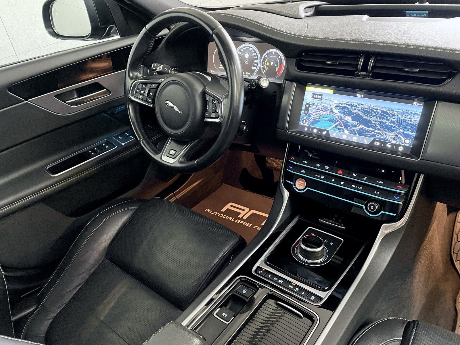 Jaguar XF XF R-Sport Black Pack+Pano+Head-Up+Meridian