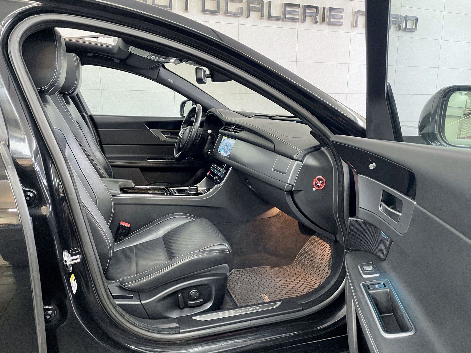 Jaguar XF XF R-Sport Black Pack+Pano+Head-Up+Meridian
