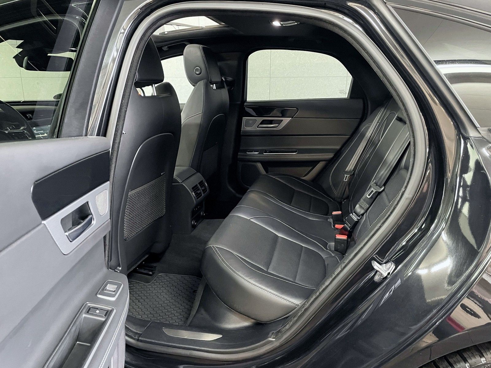 Jaguar XF XF R-Sport Black Pack+Pano+Head-Up+Meridian