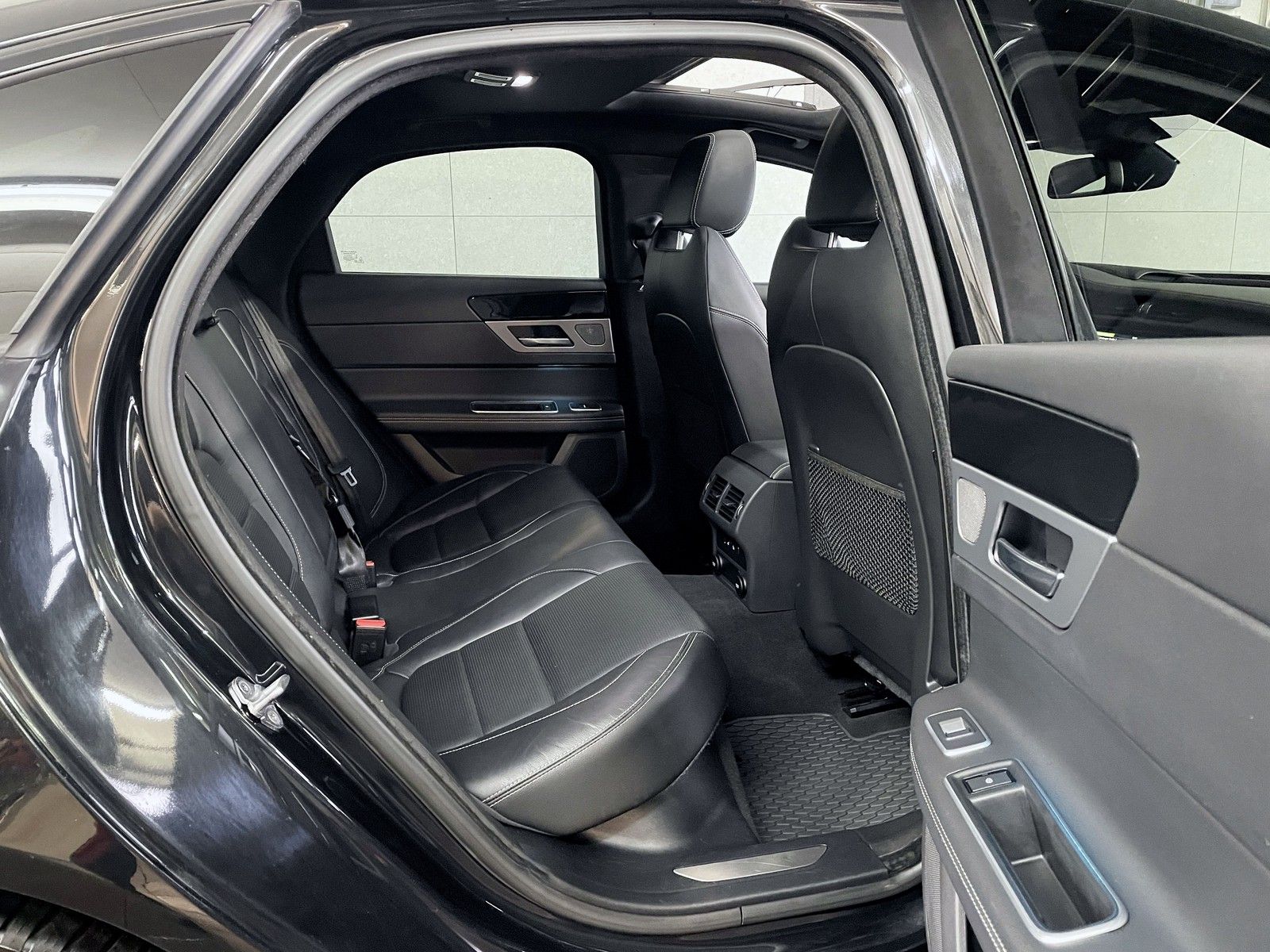 Jaguar XF XF R-Sport Black Pack+Pano+Head-Up+Meridian