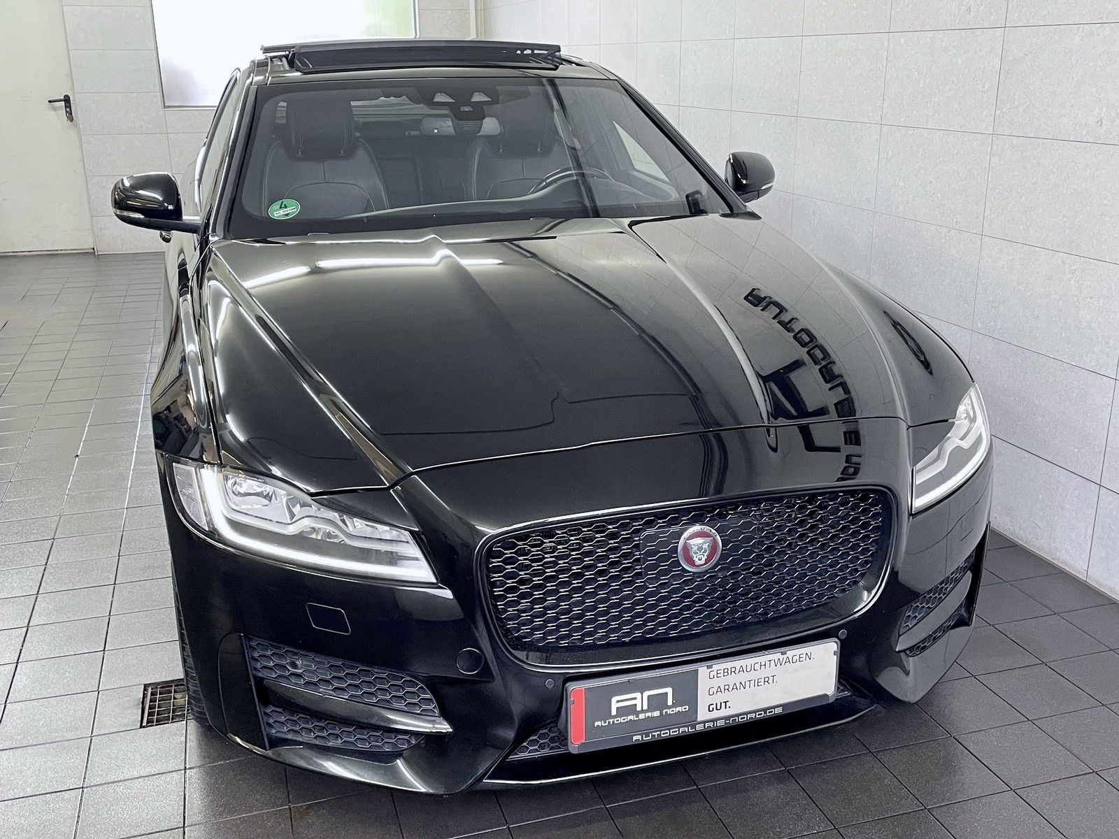 Jaguar XF XF R-Sport Black Pack+Pano+Head-Up+Meridian