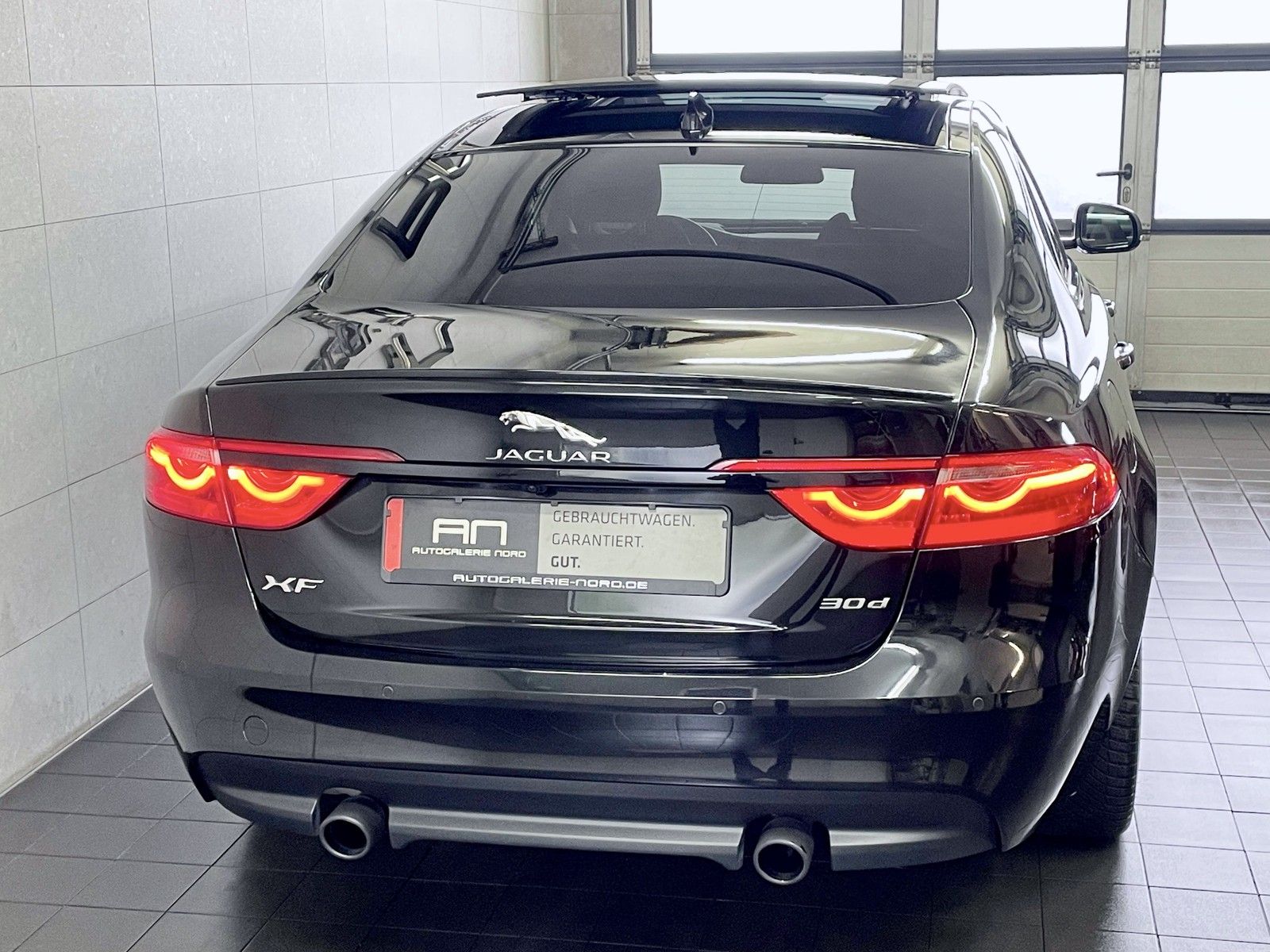 Jaguar XF XF R-Sport Black Pack+Pano+Head-Up+Meridian