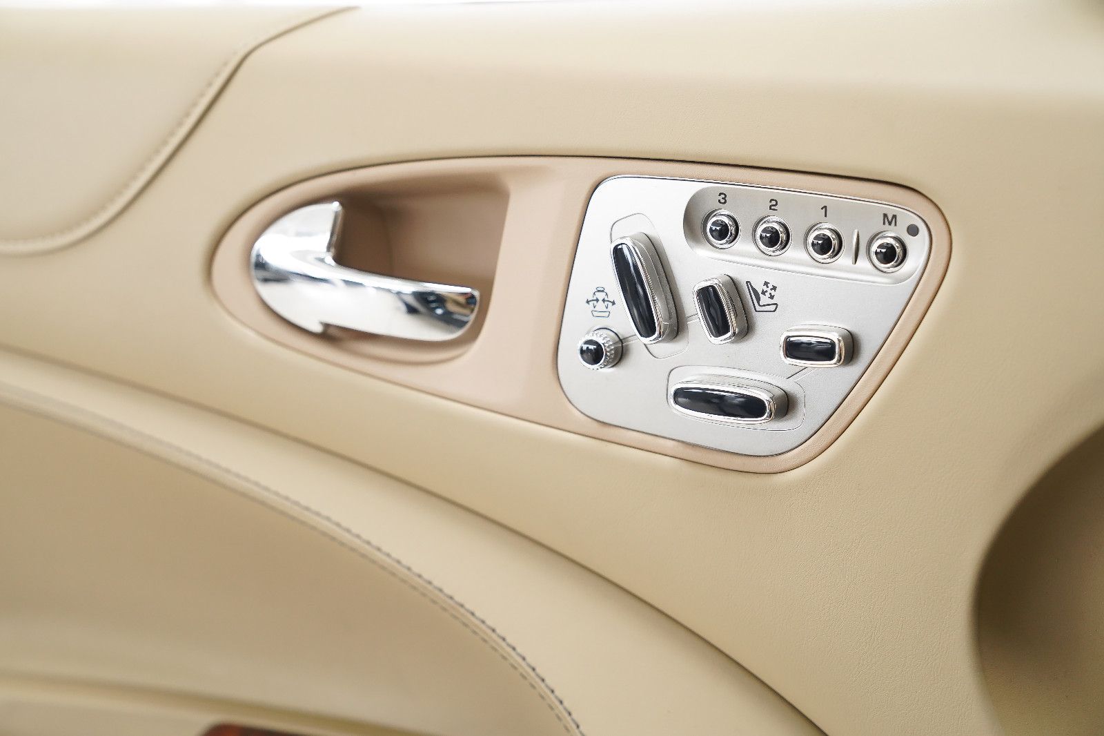 Jaguar XK XK Coupe 5.0 V8 XKR Kompressor B&amp;W beluft 2-Hand